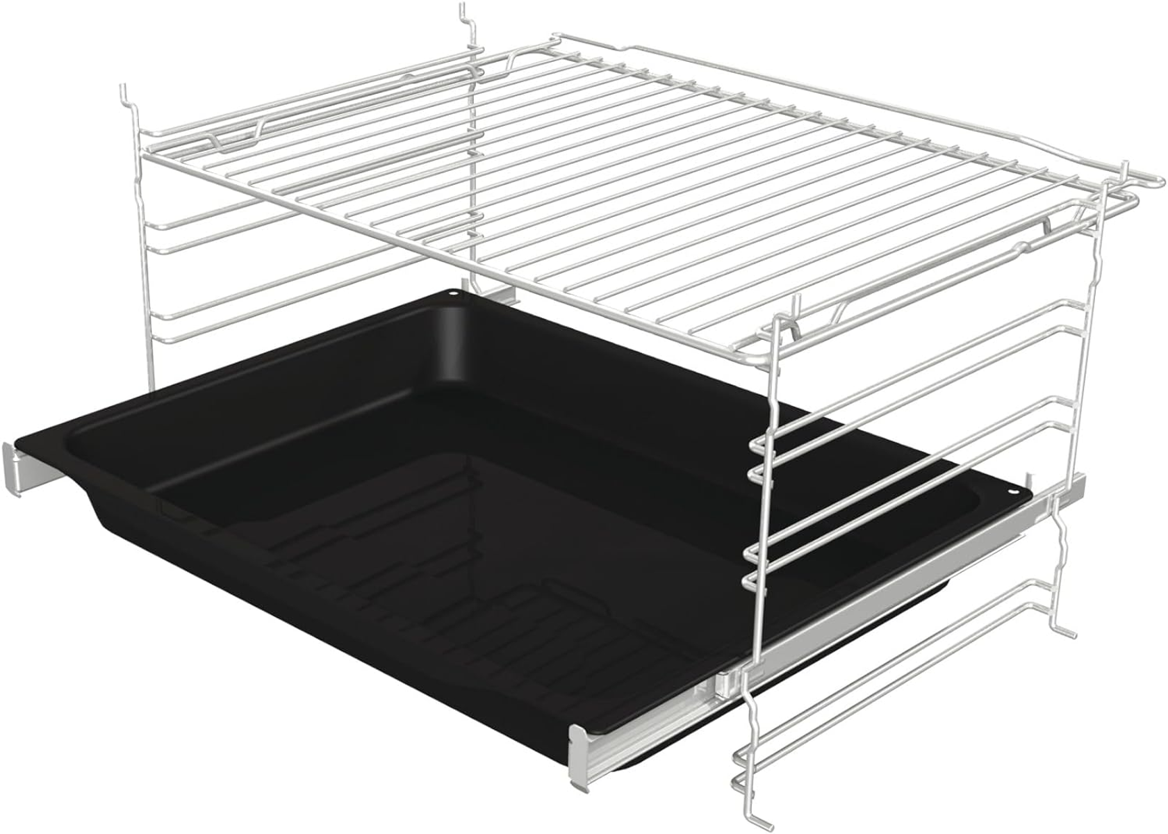 Accesorios del horno: una rejilla y una bandeja para hornear negra. Están sobre un fondo blanco.