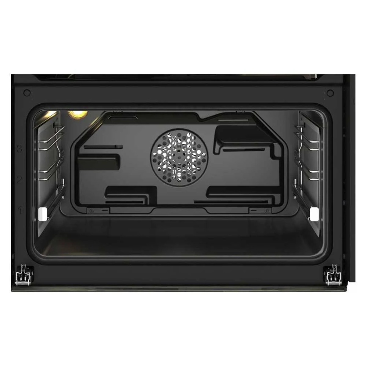 Interior de un horno. El horno tiene un ventilador en el centro y rejillas metálicas a los lados.