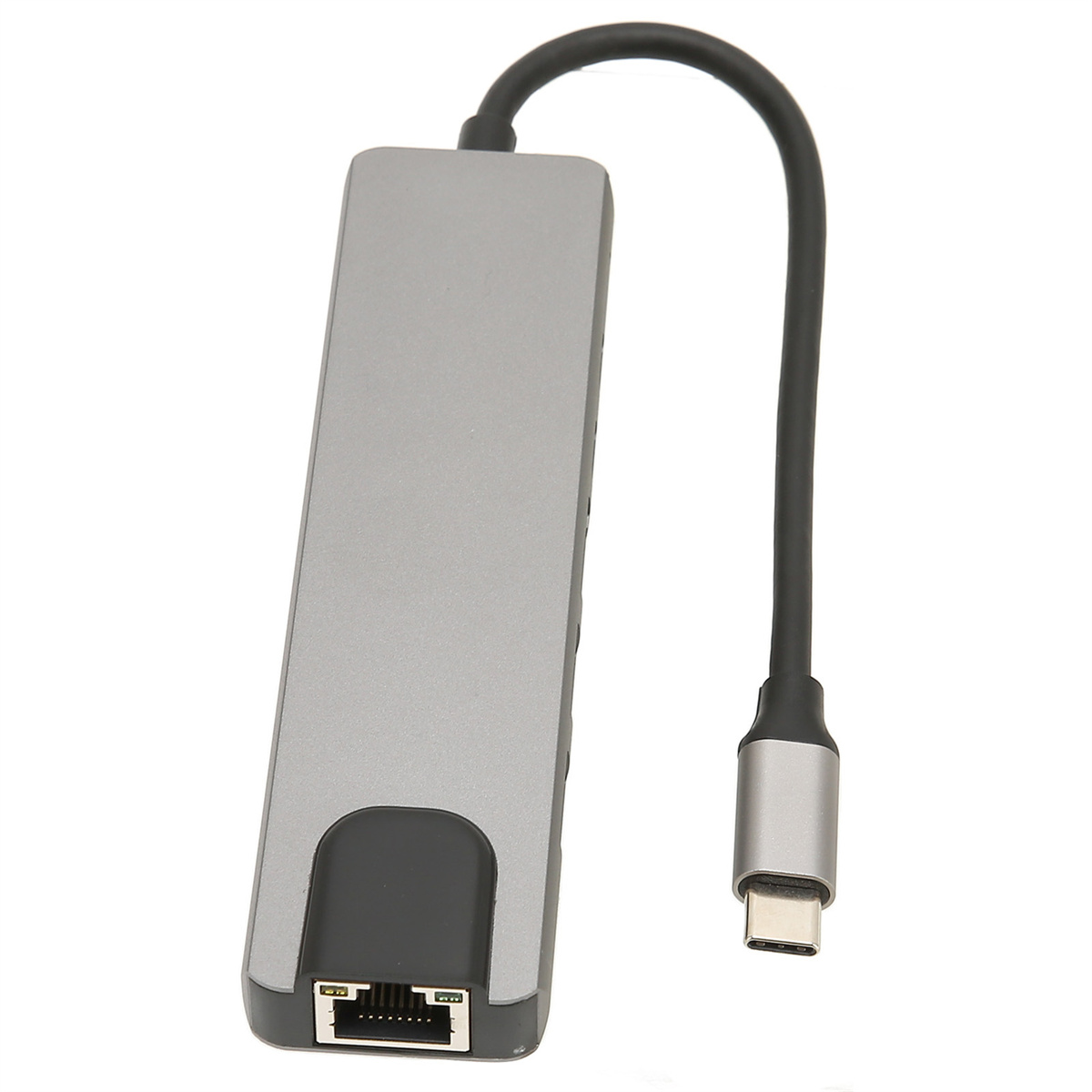 Silberner USB-C-Adapter mit schwarzem Kabel. Ethernet-Anschluss an einem Ende, USB-C-Anschluss am anderen.