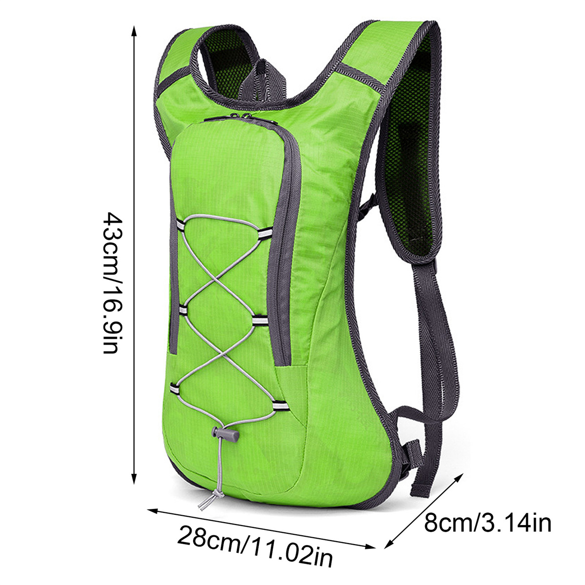 Grüner Rucksack mit Maßen, mit einer Vordertasche und Trägern, auf weißem Hintergrund.