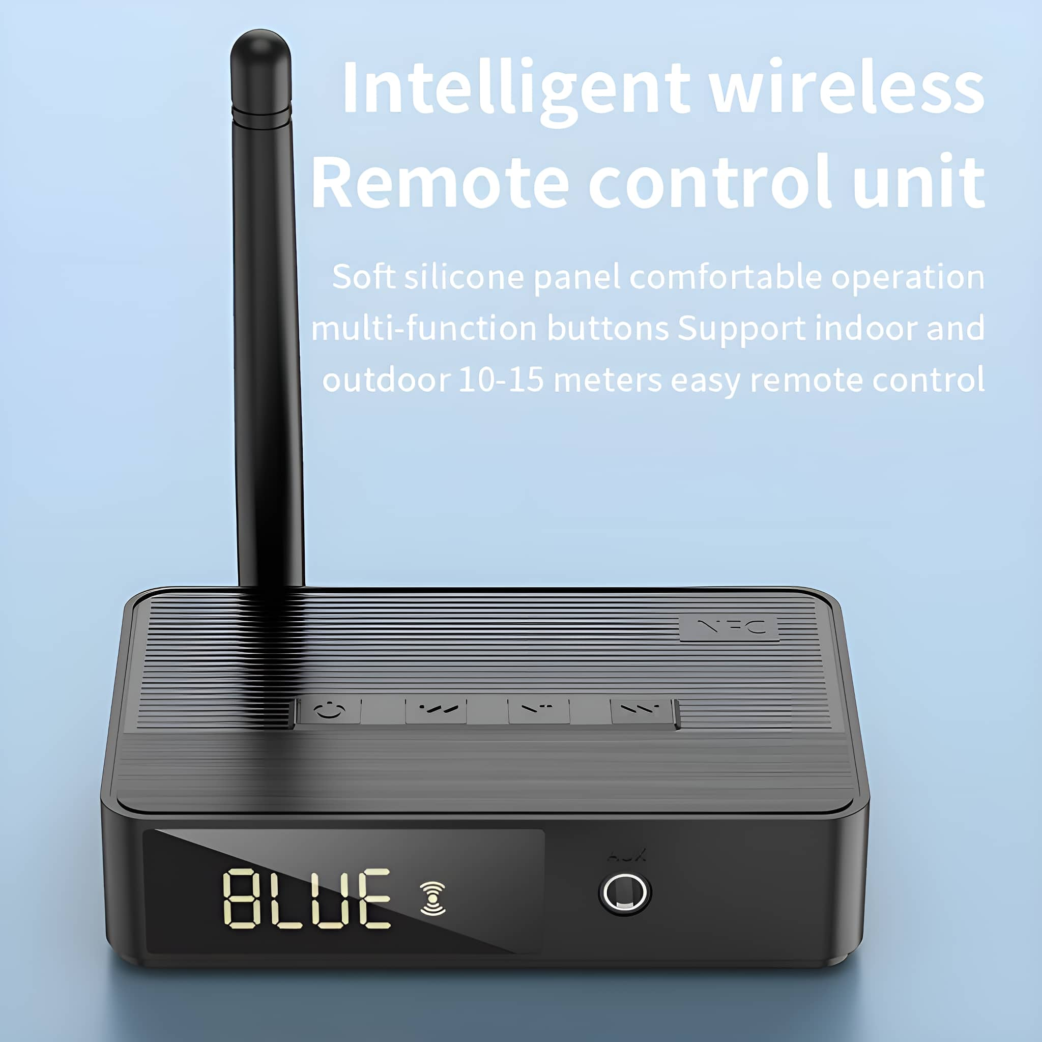 Eine schwarze drahtlose Fernbedienungseinheit mit Antenne und Display mit 'BLUE'. Knöpfe sind sichtbar.