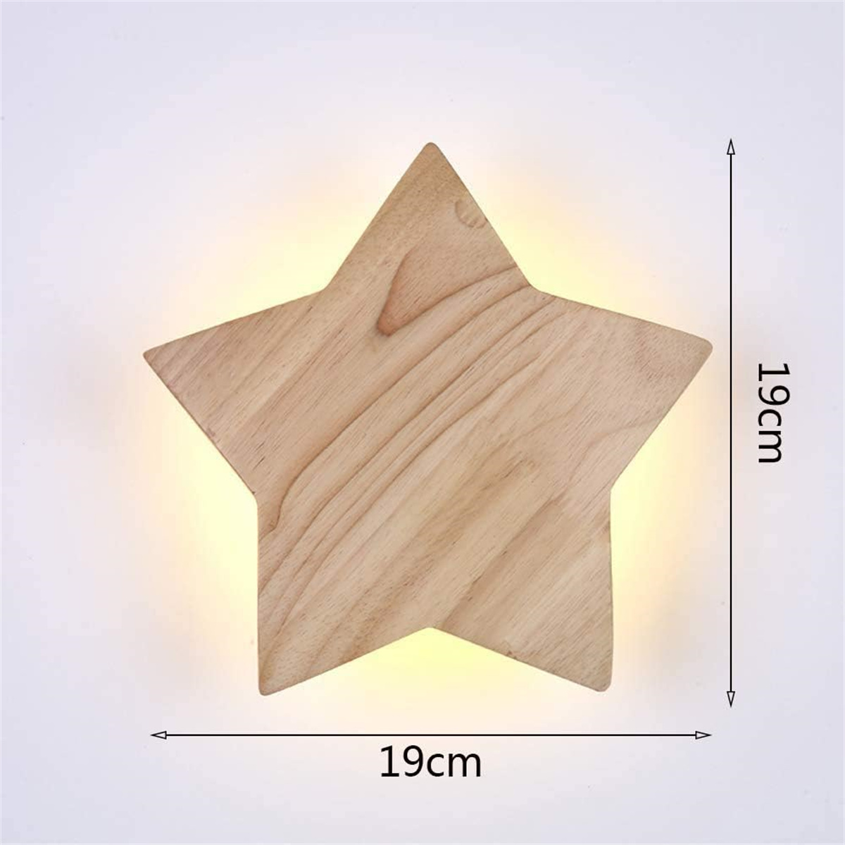 Sternförmige Wandleuchte aus Holz. Die Lampe ist 19 cm hoch und breit.