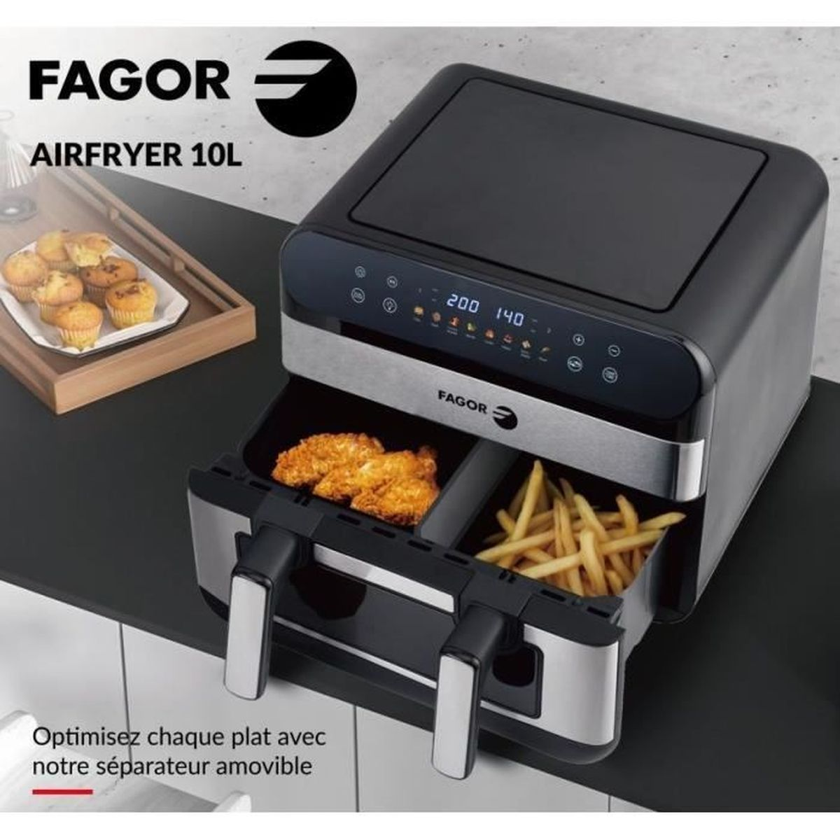 Doppia friggitrice ad aria Fagor con pollo e patatine fritte nei cestelli.
