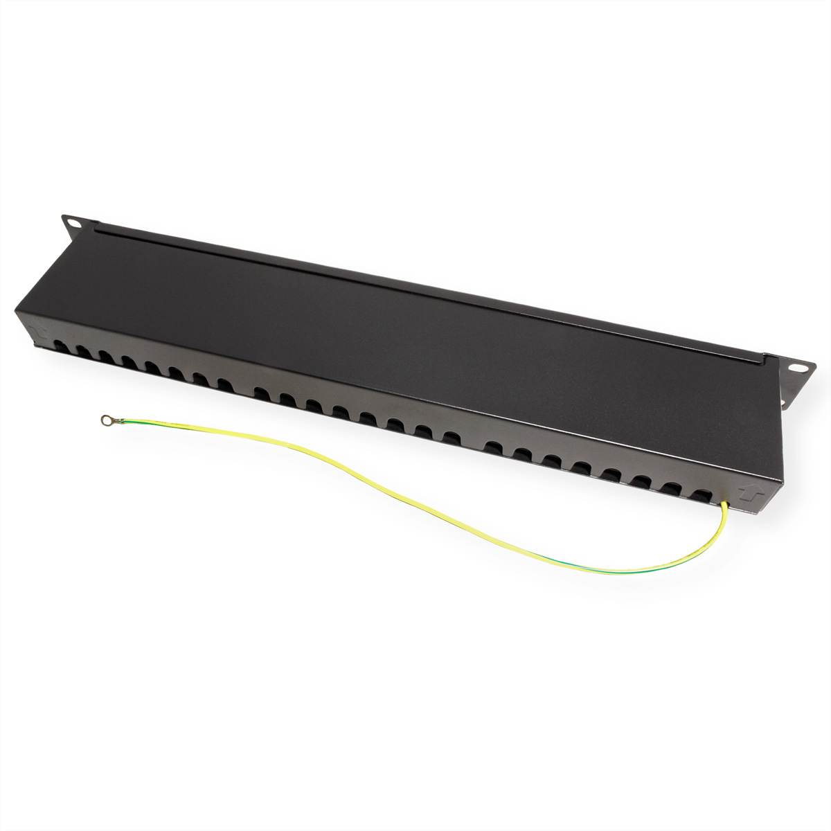 Un panneau de rack en métal noir avec plusieurs trous et un fil.