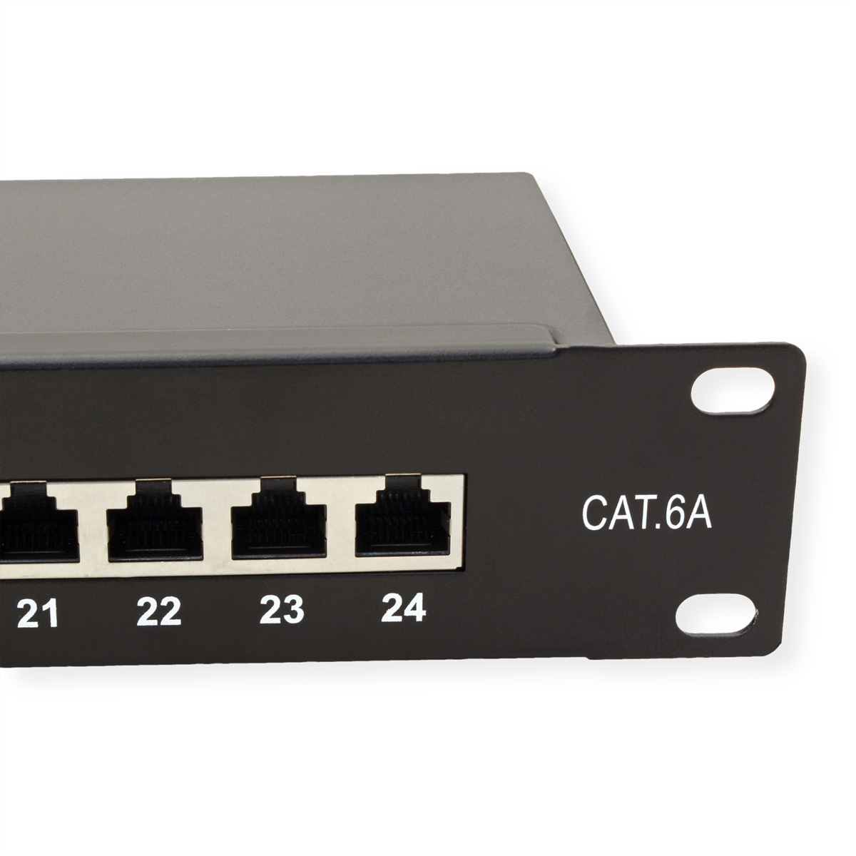 Panneau de brassage réseau noir avec ports Ethernet étiquetés 21-24 et texte CAT.6A.