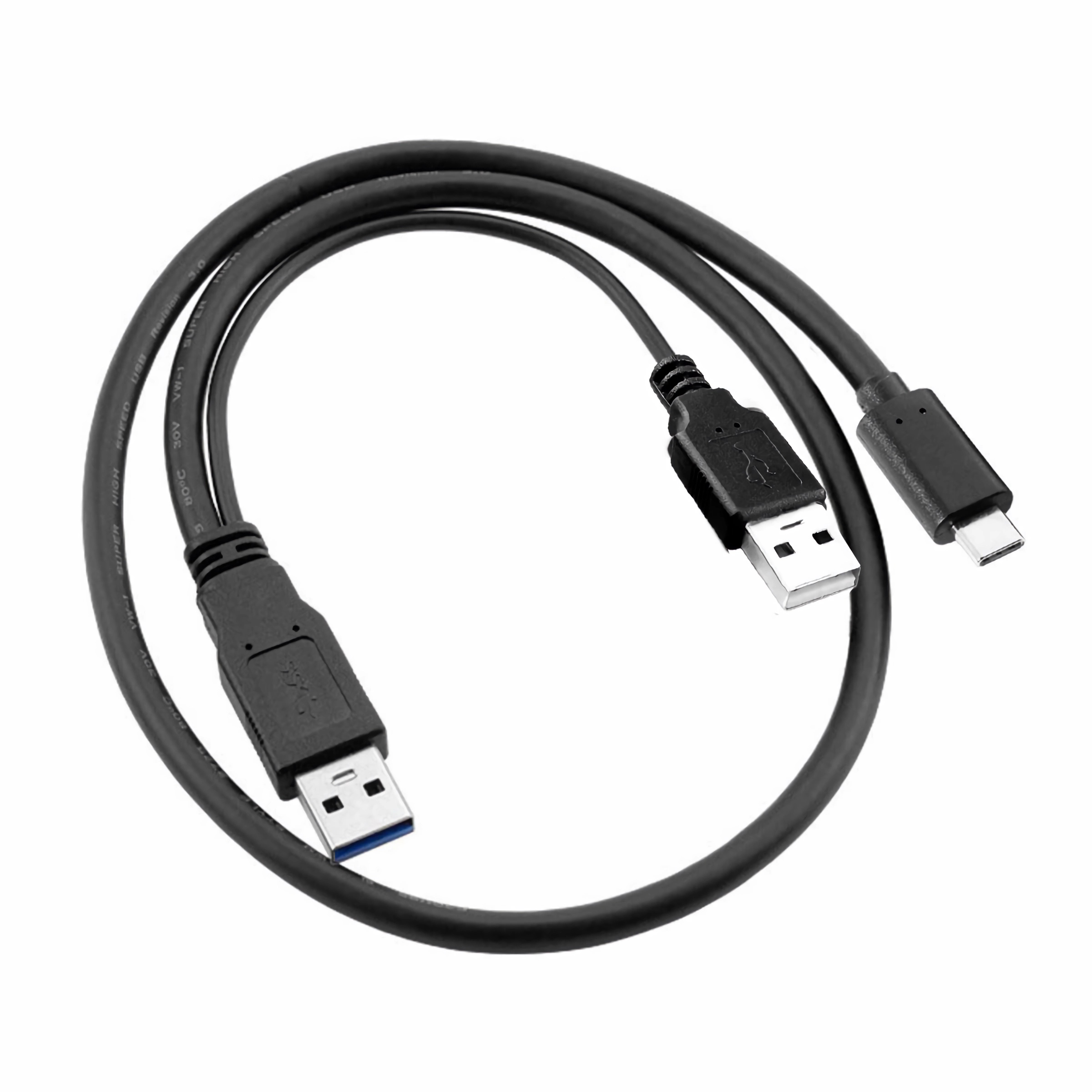 Schwarze USB-Kabel. USB-zu-USB- und USB-zu-USB-C-Anschlüsse. Weißer Hintergrund.