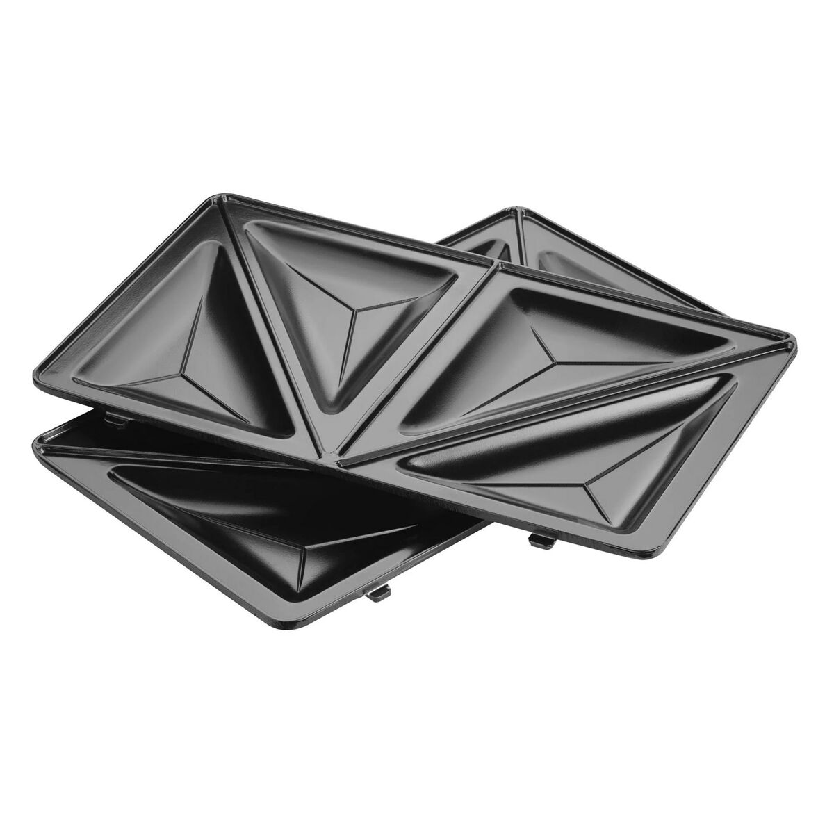 Sandwich maker nero, aperto, con piastre di cottura triangolari.