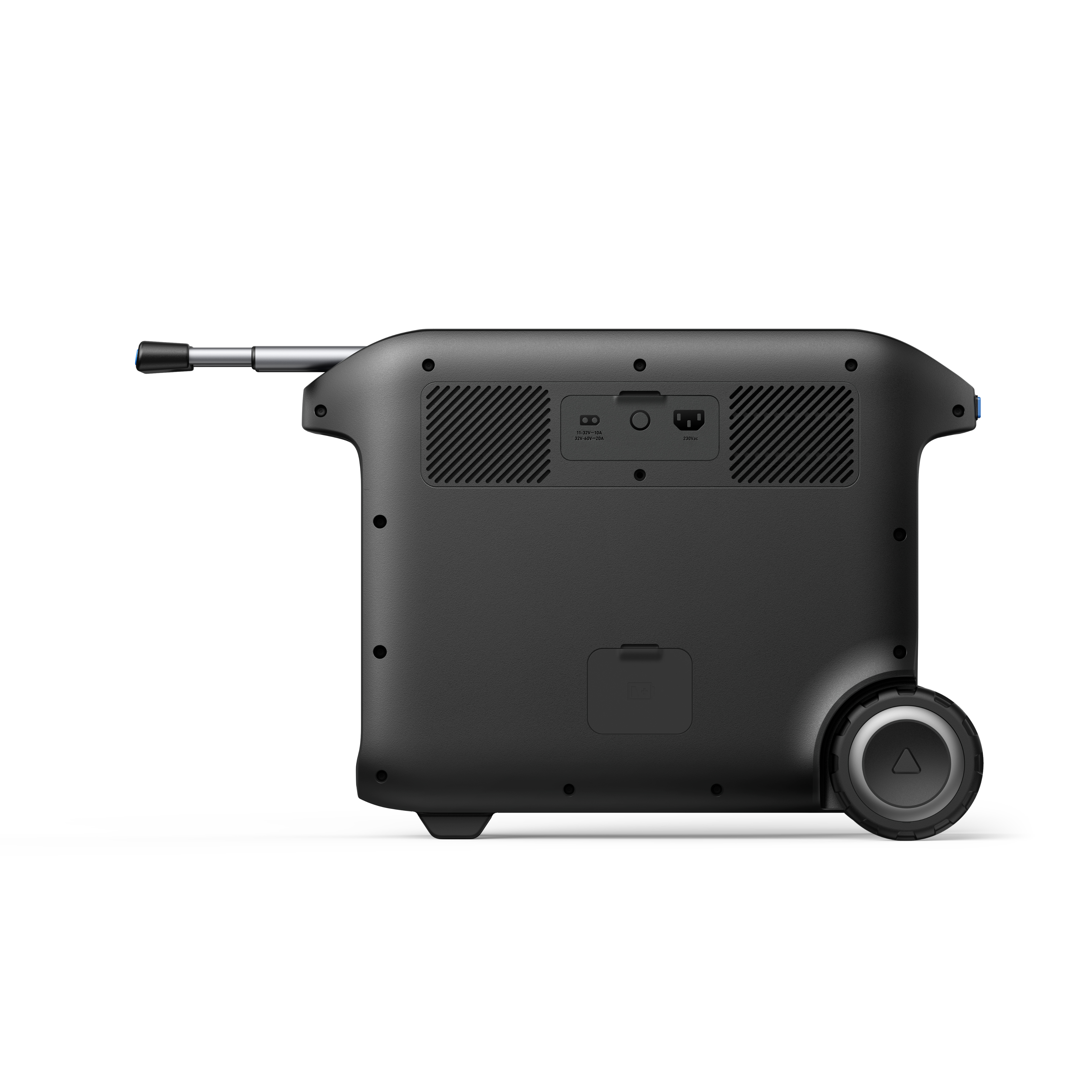 Czarna walizka na kółkach z uchwytem, kołem i kilkoma otworami wentylacyjnymi, na białym tle.