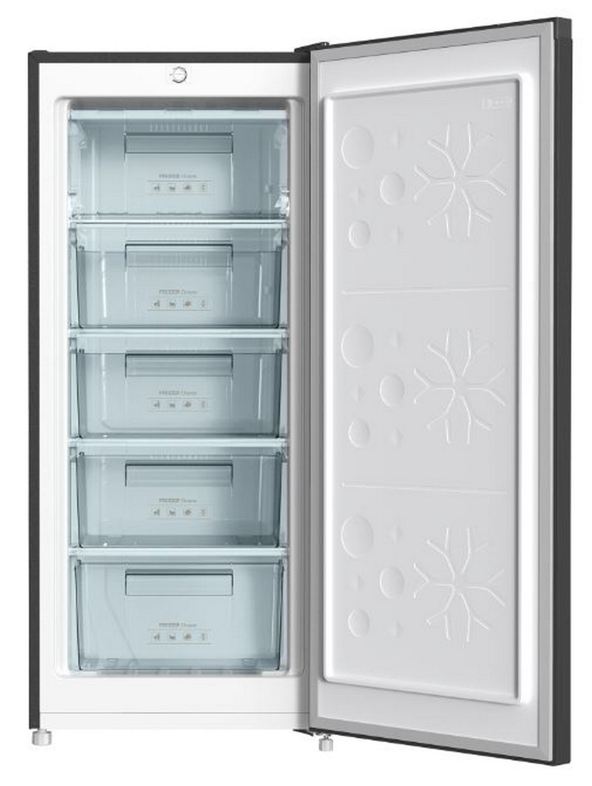 Se muestra un refrigerador negro abierto con cuatro cajones transparentes. Los estantes de la puerta son visibles.