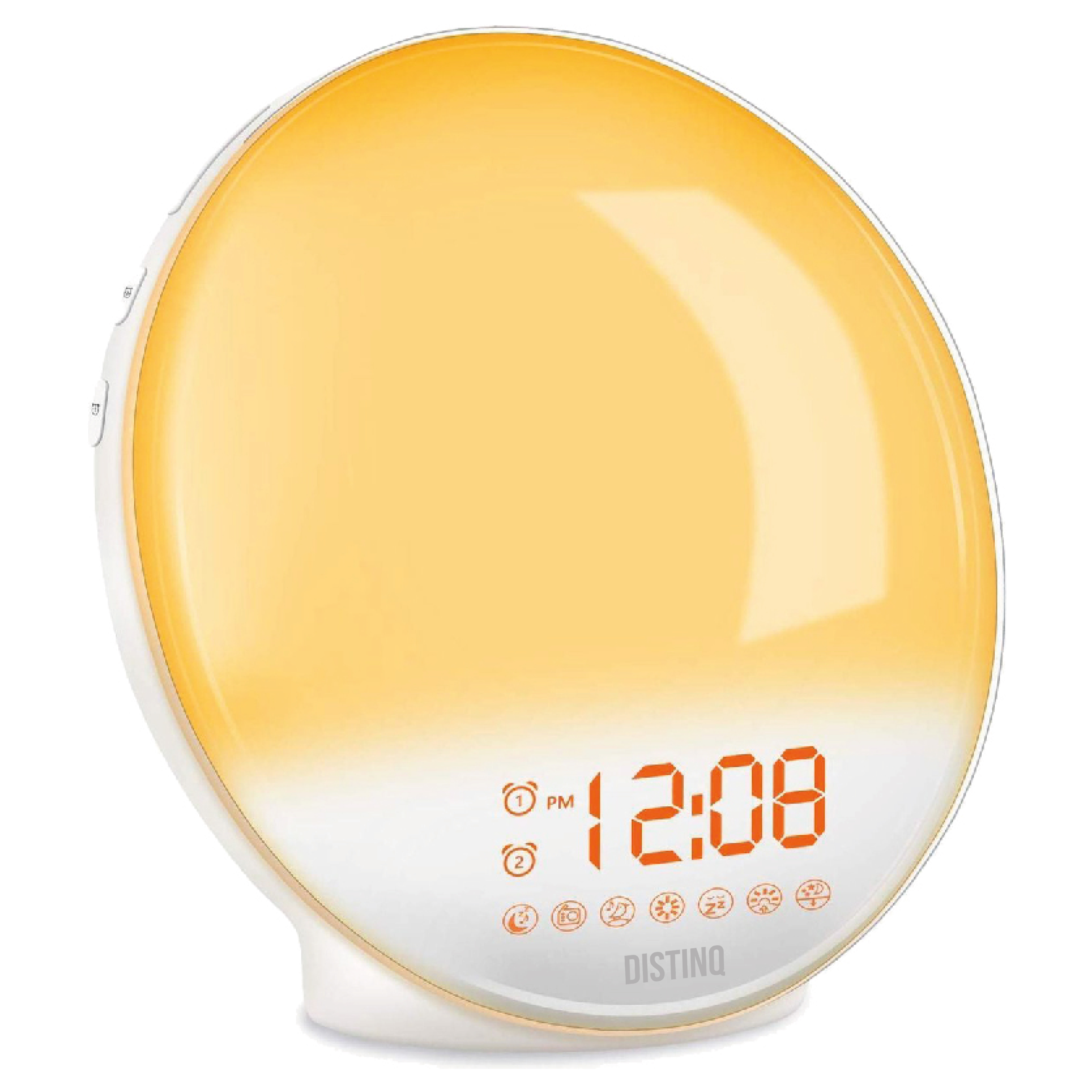 Een witte en gele slimme wekker met een digitale display die de tijd weergeeft.