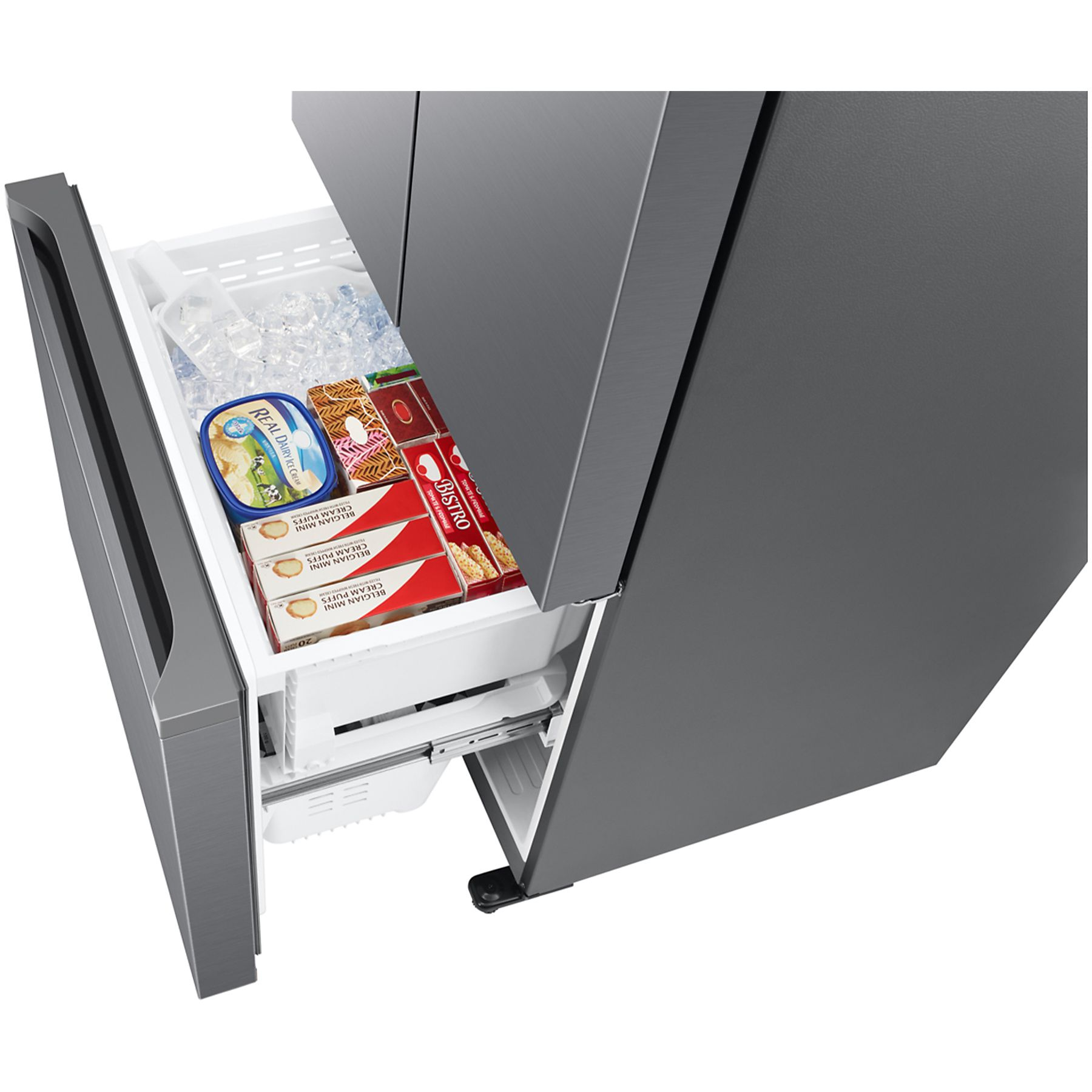 Cajón del refrigerador abierto, lleno de alimentos como hielo y comidas congeladas.