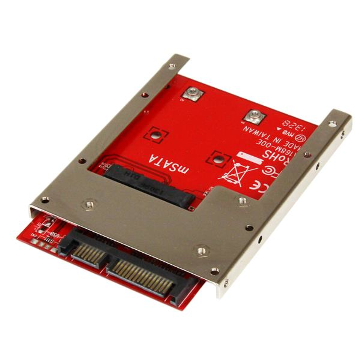 Roter mSATA-zu-SATA-Adapter mit Metallrahmen. Weißer Hintergrund.
