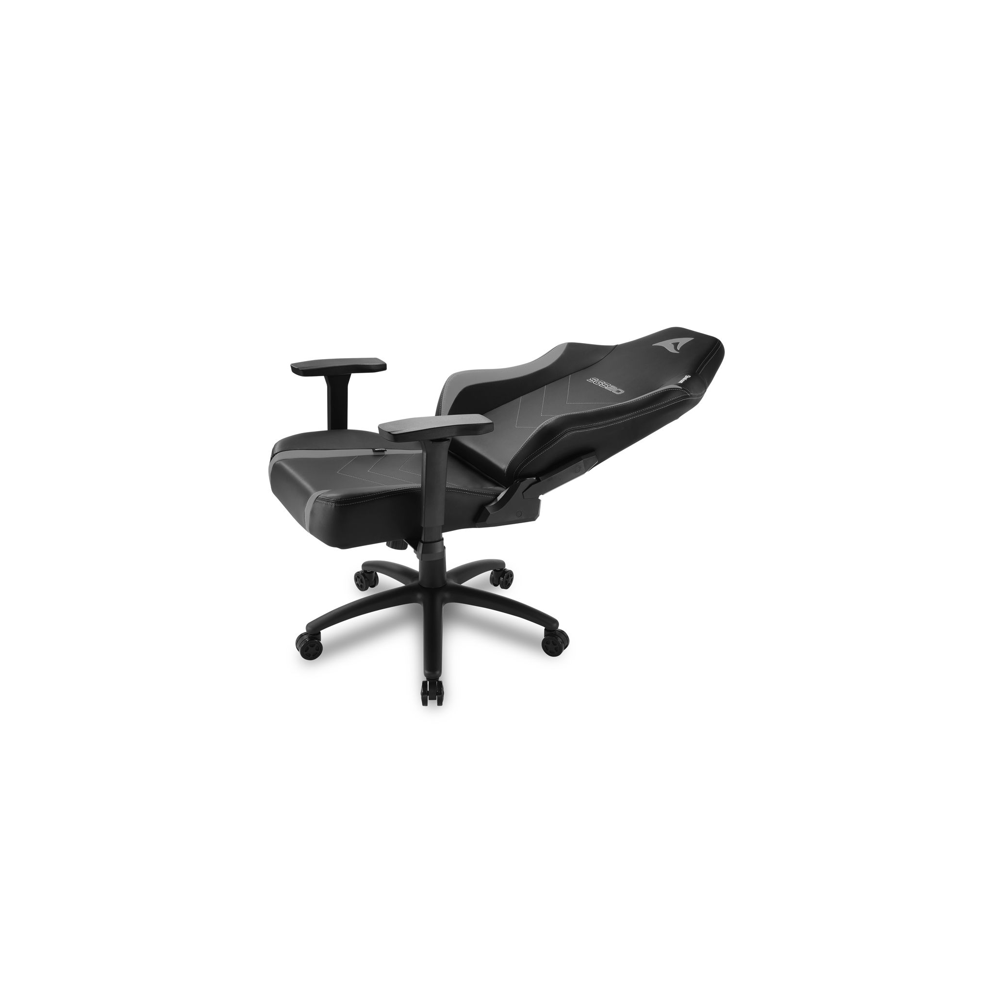 Silla gamer negra y gris, respaldo inclinado.