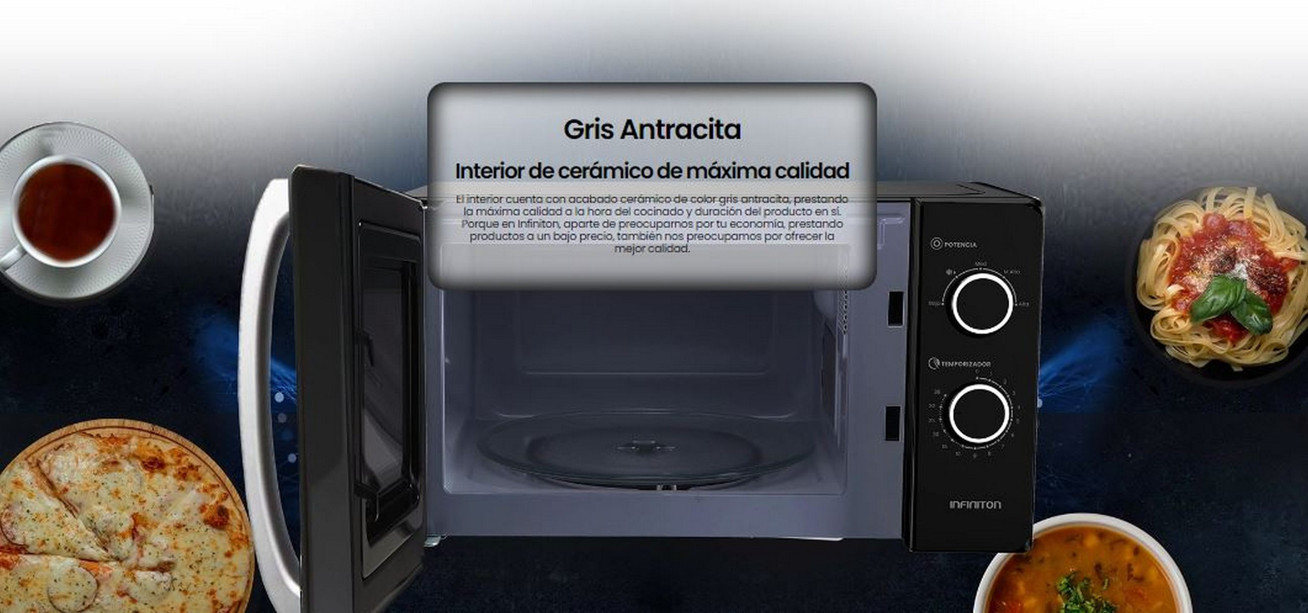 Horno microondas negro con la puerta abierta y varios alimentos alrededor.