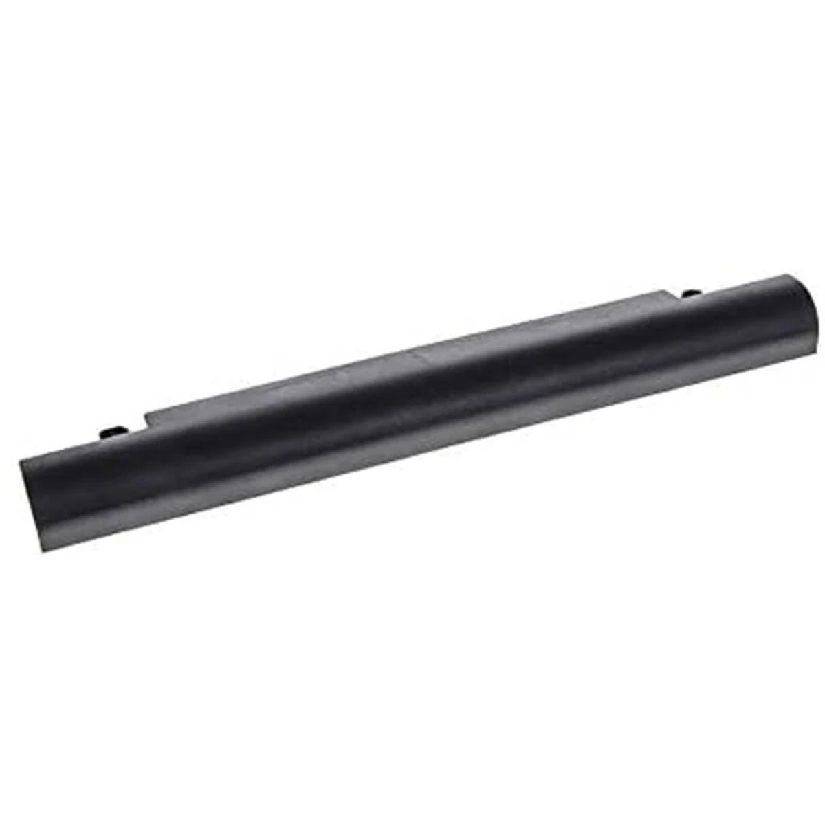 Schwarzer rechteckiger Laptop-Akku. Der Akku ist lang und dünn, mit einer glatten, dunklen Oberfläche.