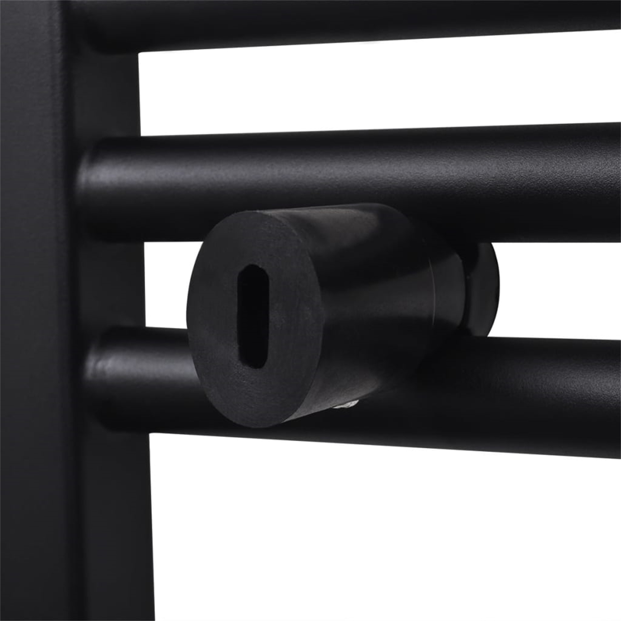 Nahaufnahme eines schwarzen Handtuchhalters mit schwarzen horizontalen Stangen.