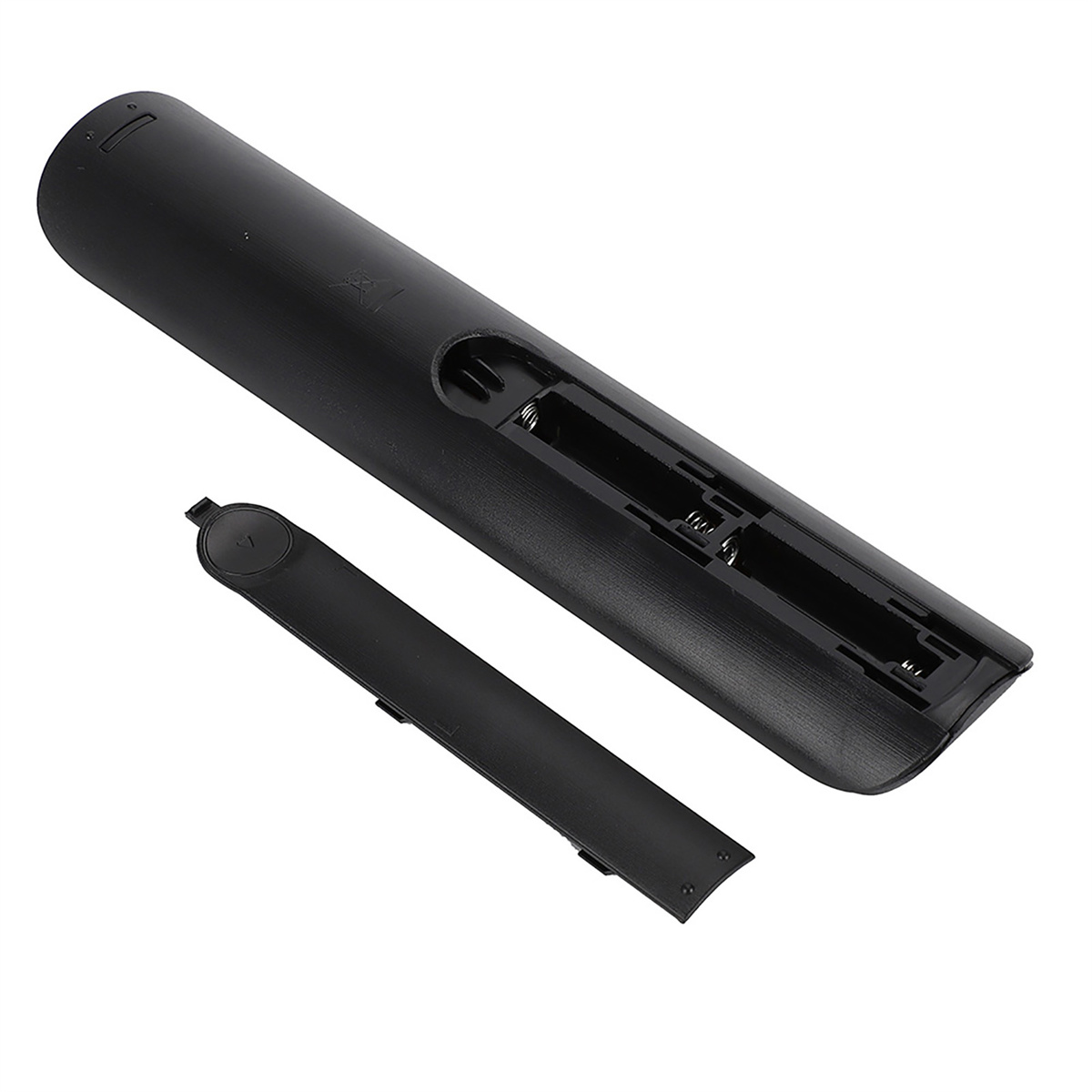 Eine schwarze Fernbedienung mit offenem Batteriefach und einer Batterieabdeckung.