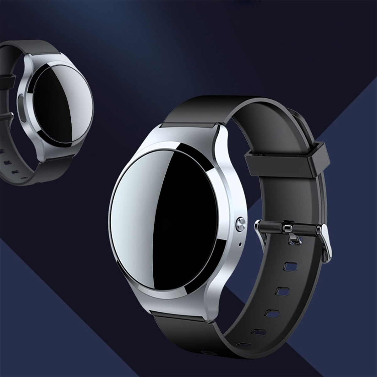 Zwei silberne Smartwatches mit schwarzen Armbändern, eine ist fokussiert, die andere unscharf.