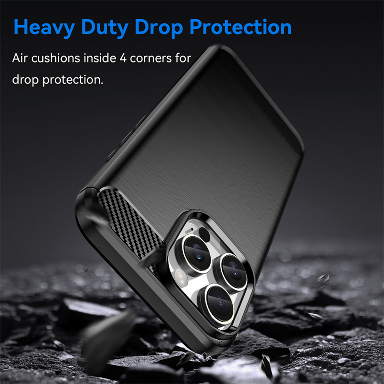 Une coque de téléphone noire avec un téléphone à l'intérieur. La coque montre la zone de la caméra.