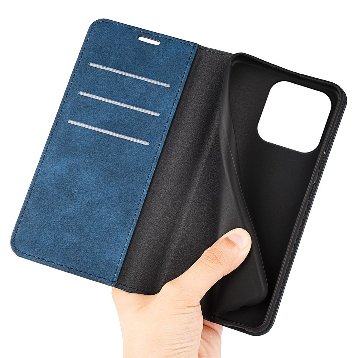 Portefeuille de téléphone bleu ouvert, montrant l'intérieur et une main tenant un téléphone.