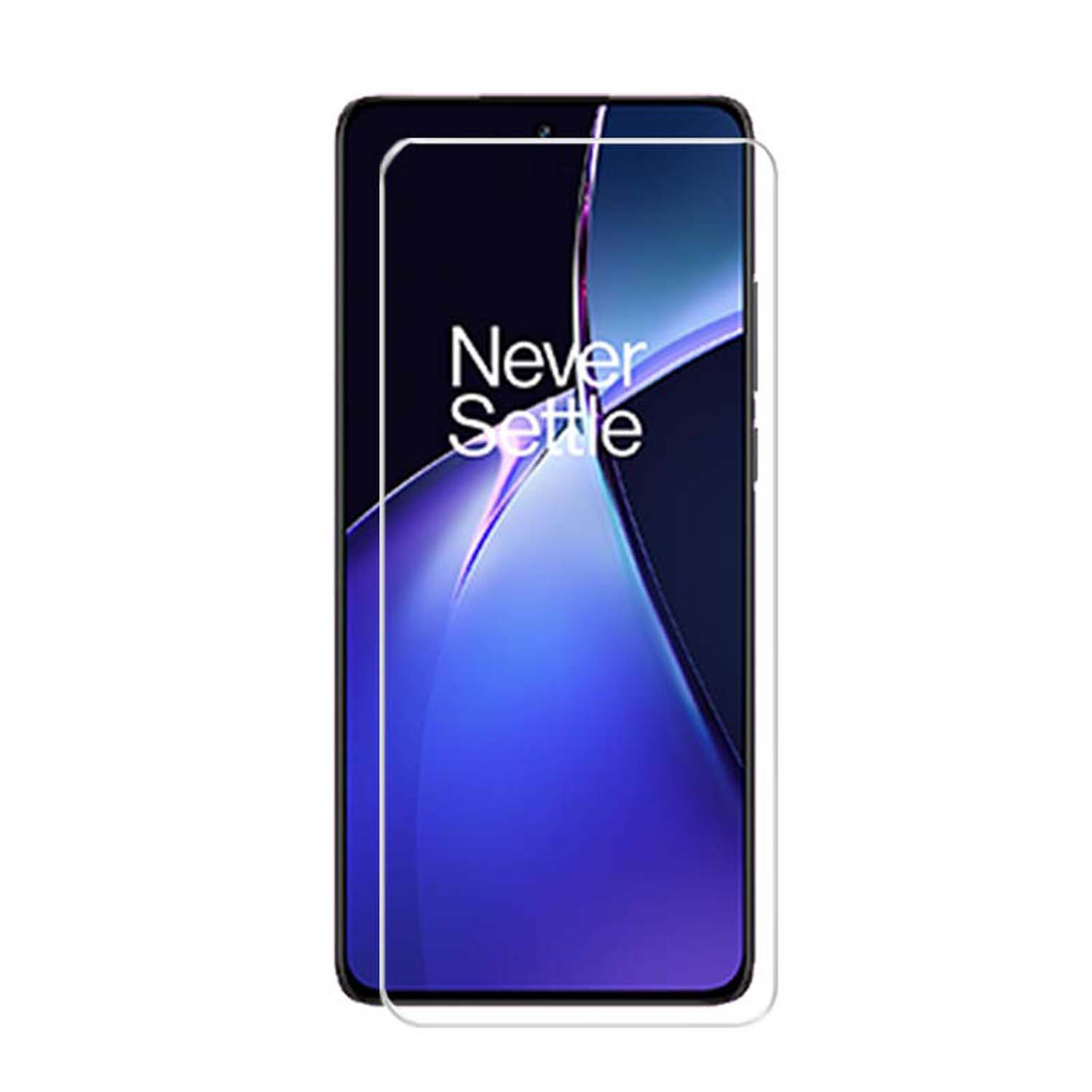 Un téléphone avec un protecteur d'écran, le téléphone est noir et l'écran affiche 'Never Settle'.