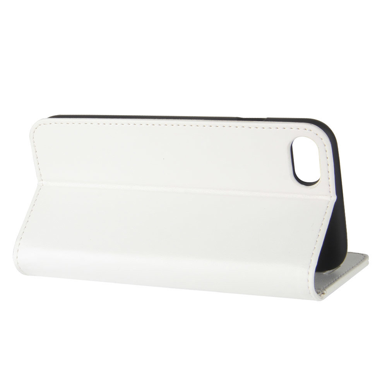 Witte telefoonhoes, witte achtergrond. De hoes heeft een uitsparing voor de camera.