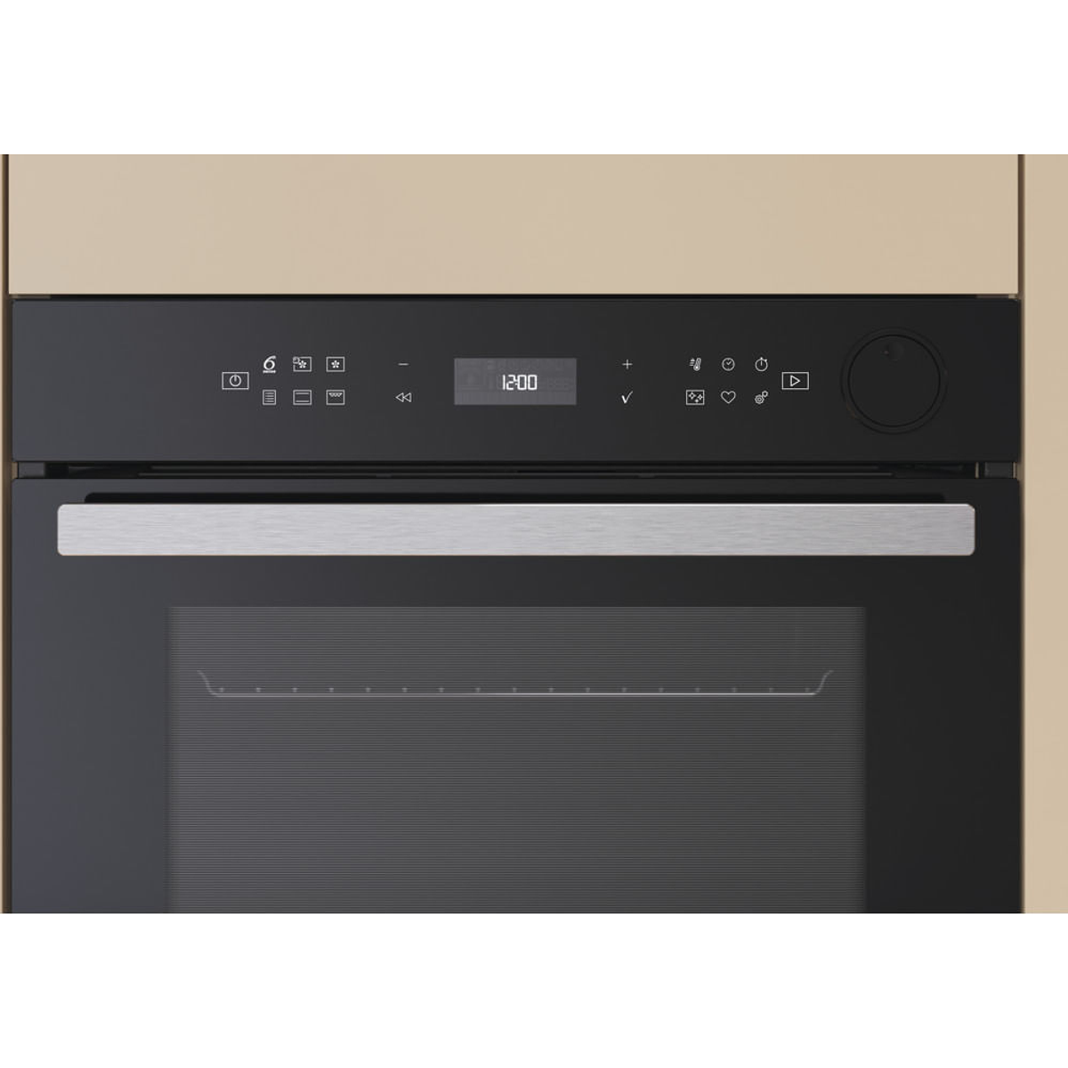 Primer plano de un panel de control de horno negro con pantalla digital e iconos de funciones.