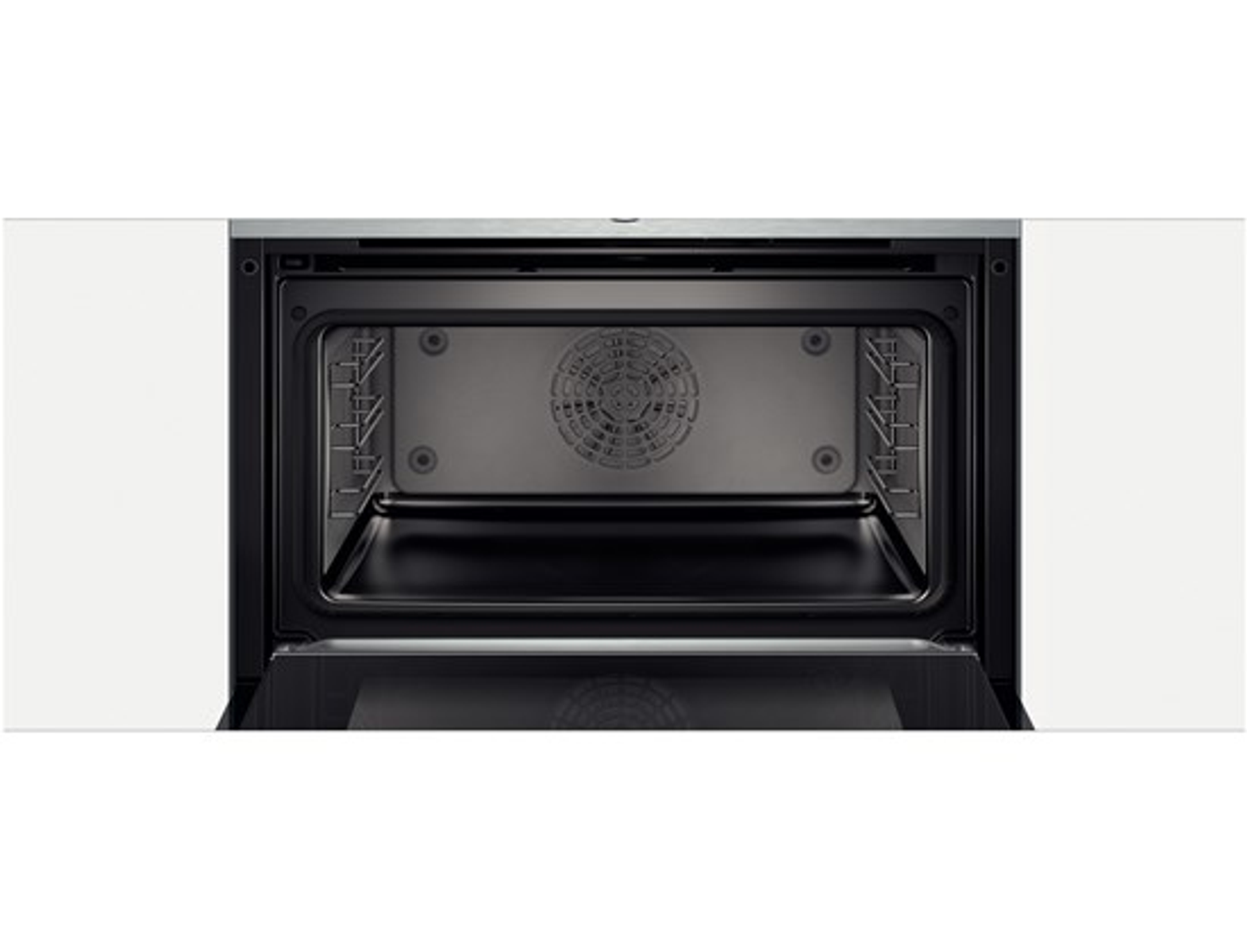 Interno del forno con ventola e griglie. La porta del forno è aperta.