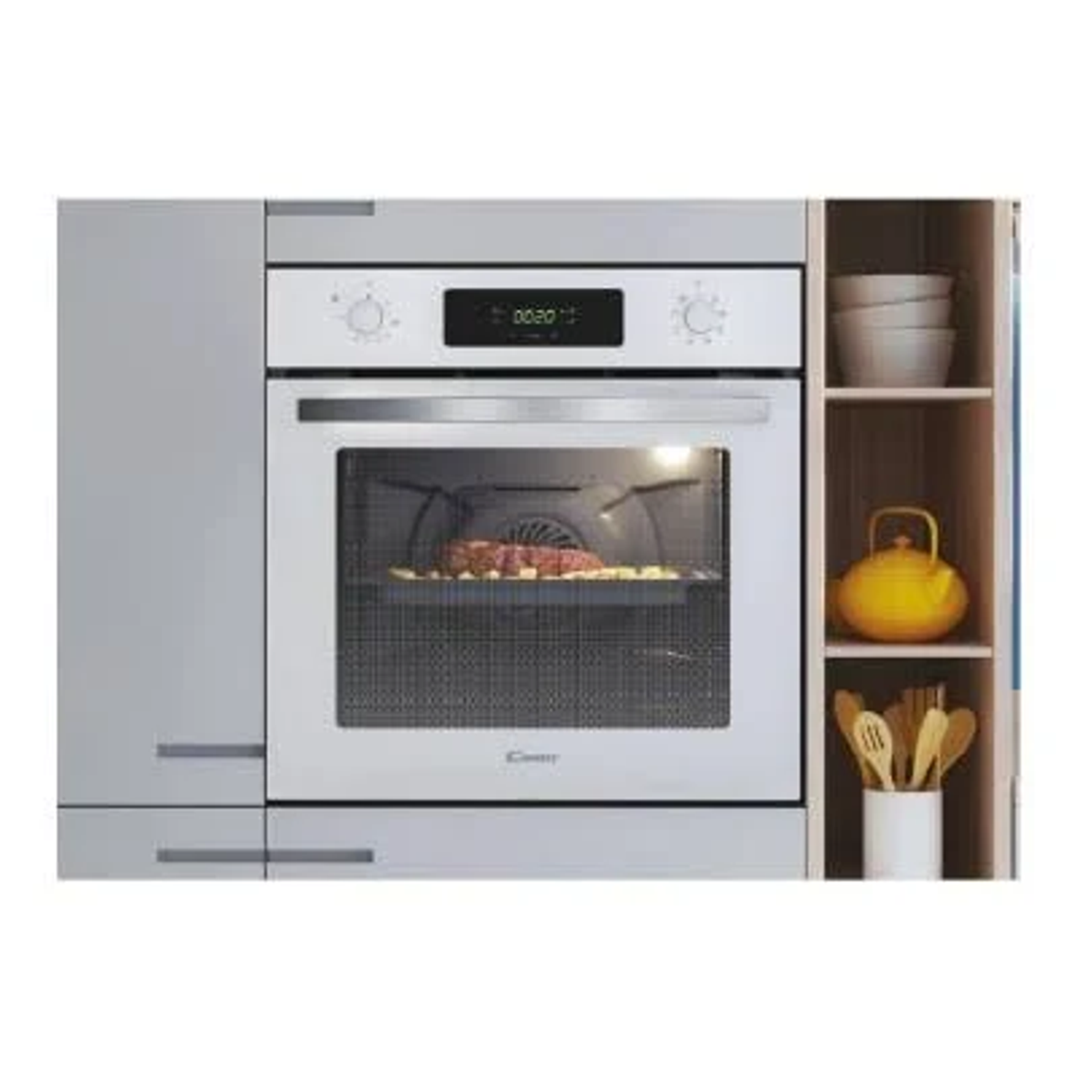 Horno empotrado en cocina, con luz interior y bandeja con comida.