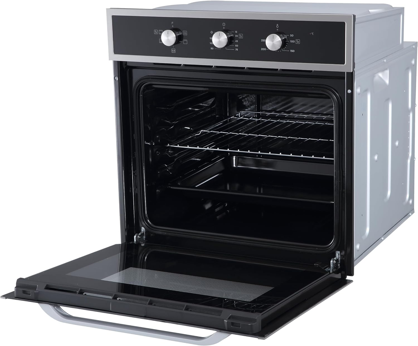 Horno abierto, acero inoxidable. La puerta del horno está abierta, revelando las rejillas interiores.