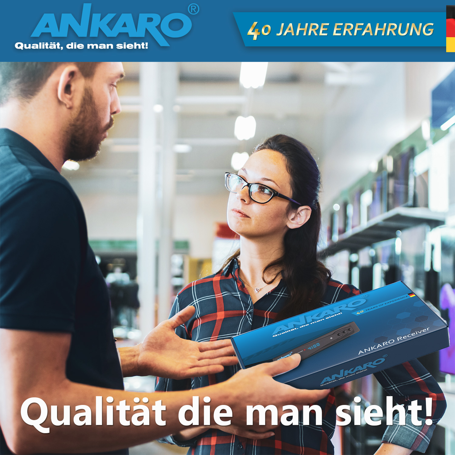 Zwei Personen diskutieren über eine Ankaro Receiver Box. Text: Qualität, die man sieht!