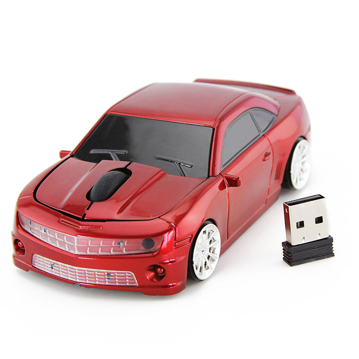 Rote, auto-förmige Computermaus mit einem USB-Empfänger.