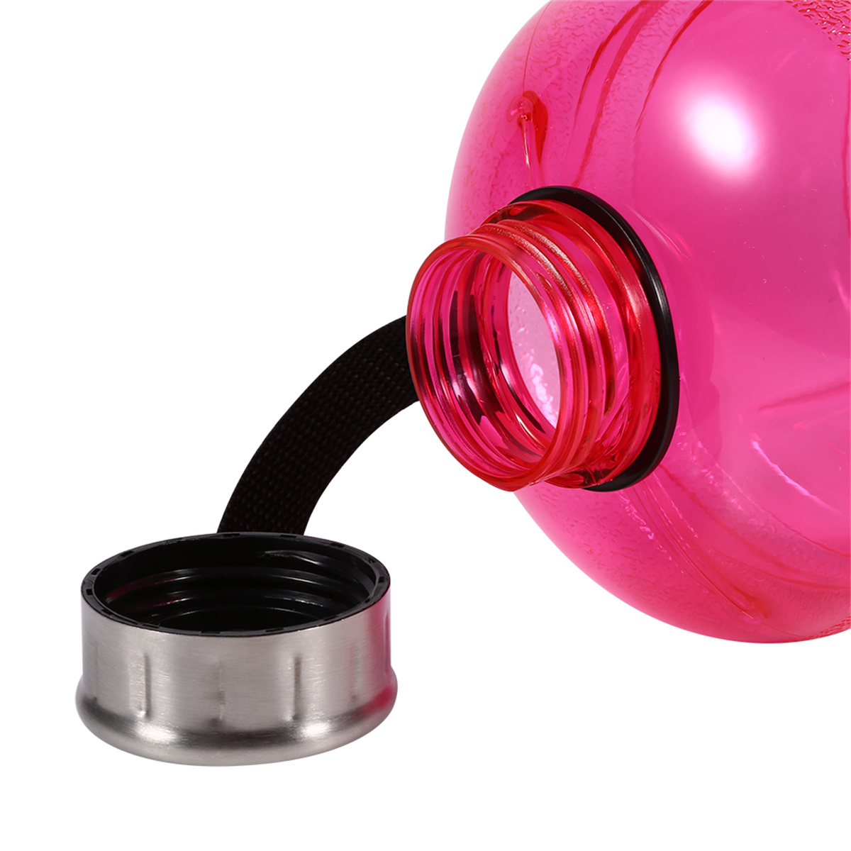 Rosa Wasserflasche mit schwarzem Deckel und silbernem Deckel. Der Deckel ist abgeschraubt.