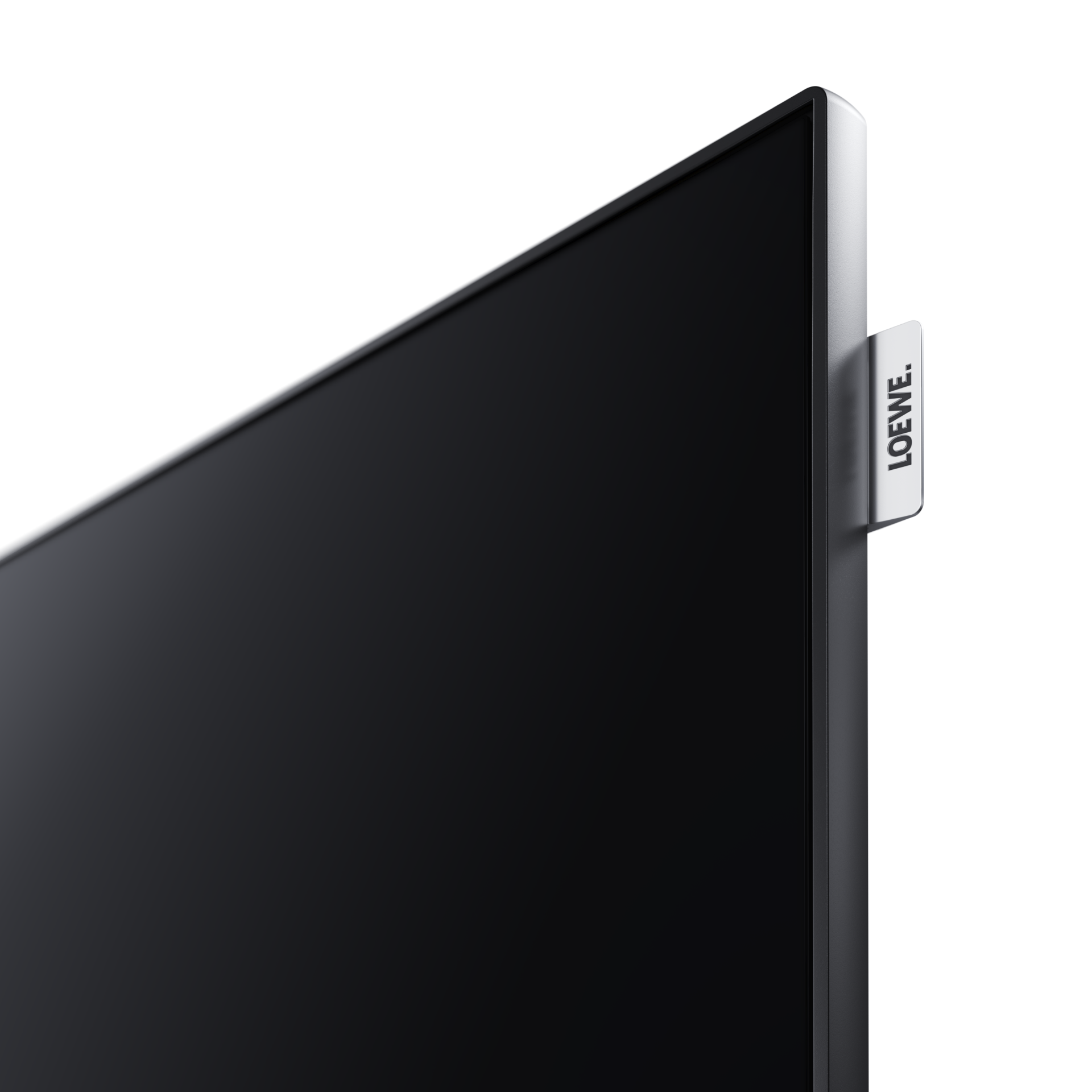 Uno schermo TV nero con una cornice argentata. Un logo bianco sul lato.