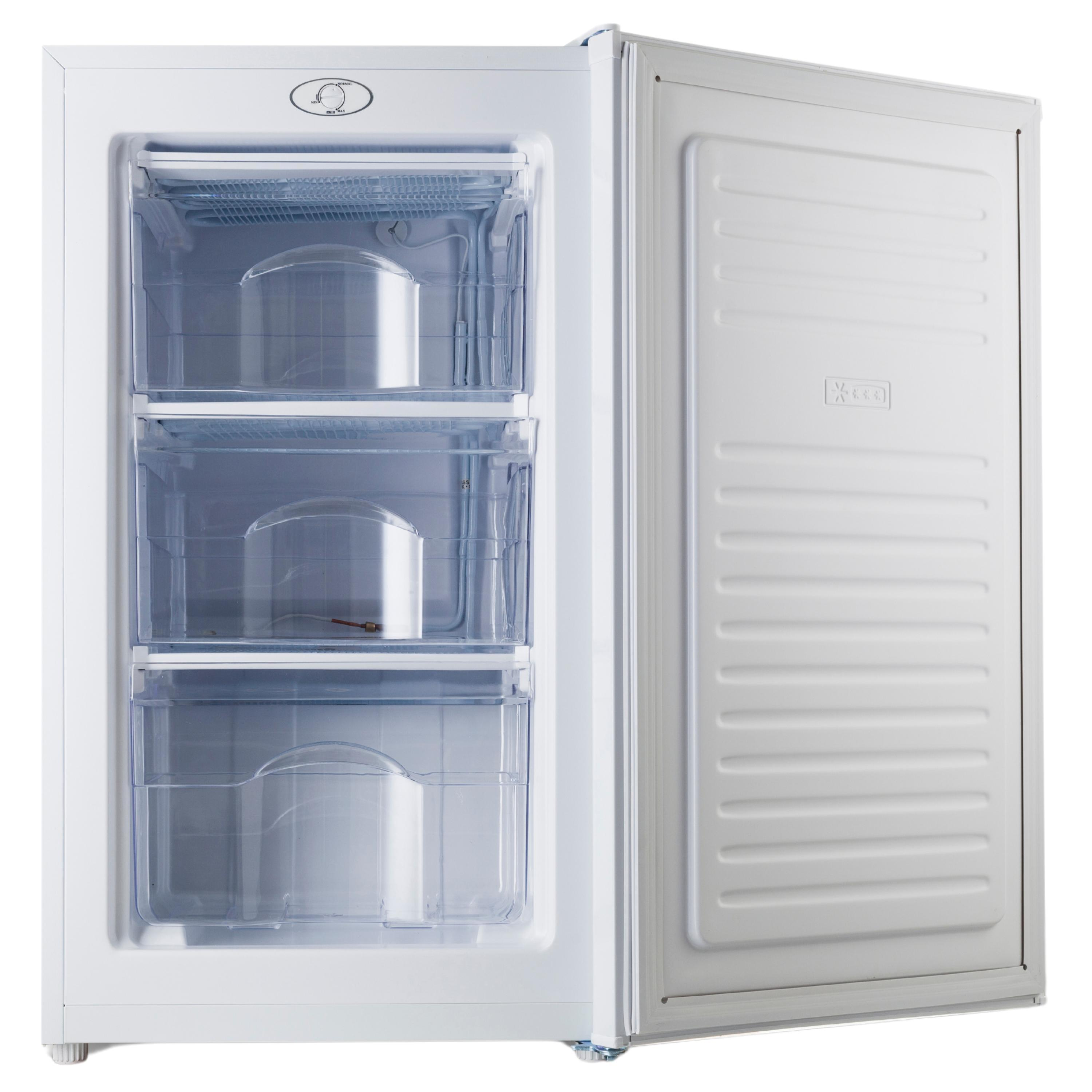 Congelatore bianco aperto con tre cassetti trasparenti. Porta aperta, mostrando l'interno.