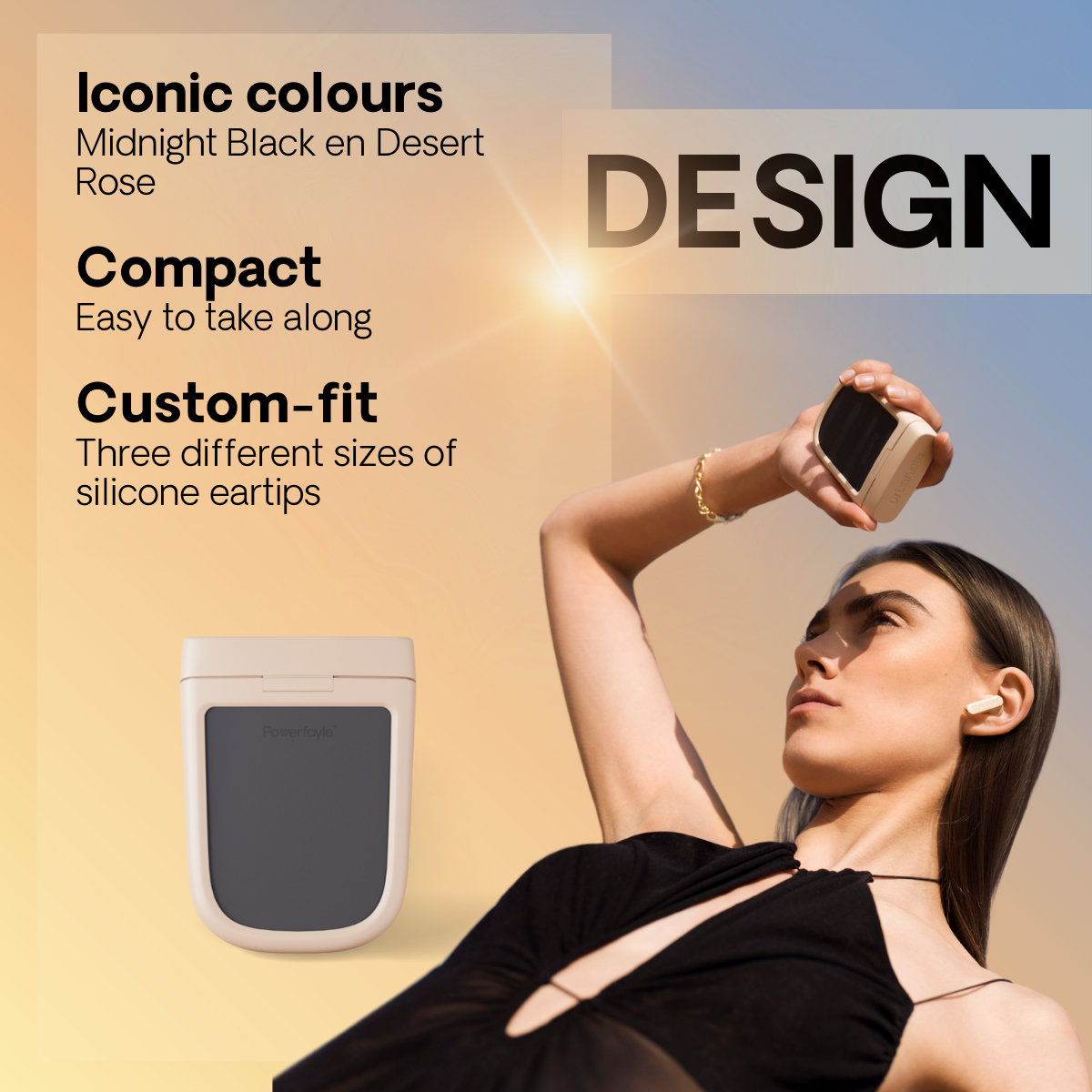 Kobieta trzymająca etui na słuchawki, z tekstem o designie i funkcjach. Neutralne tło.