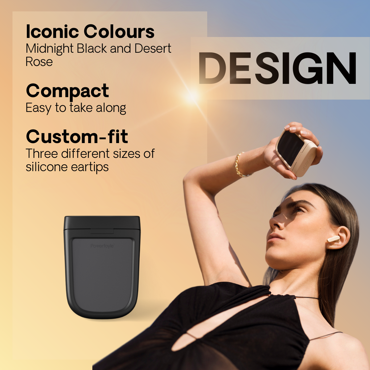 Kobieta trzyma białe etui z czarnymi słuchawkami, z tekstem o designie i funkcjach.