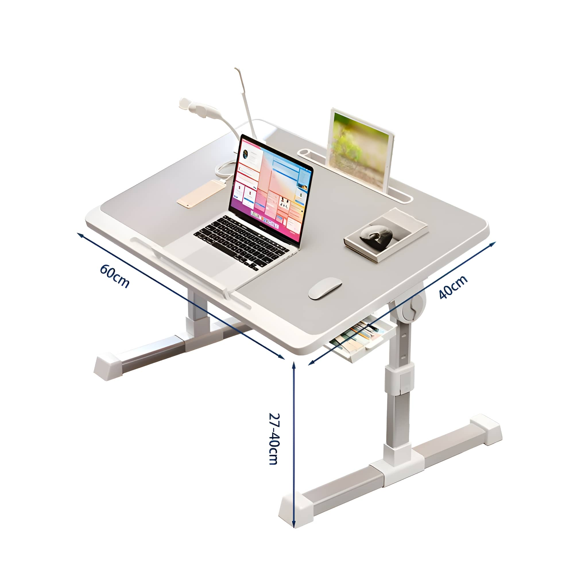 Ein grauer, verstellbarer Laptop-Schreibtisch mit Laptop und Zubehör.