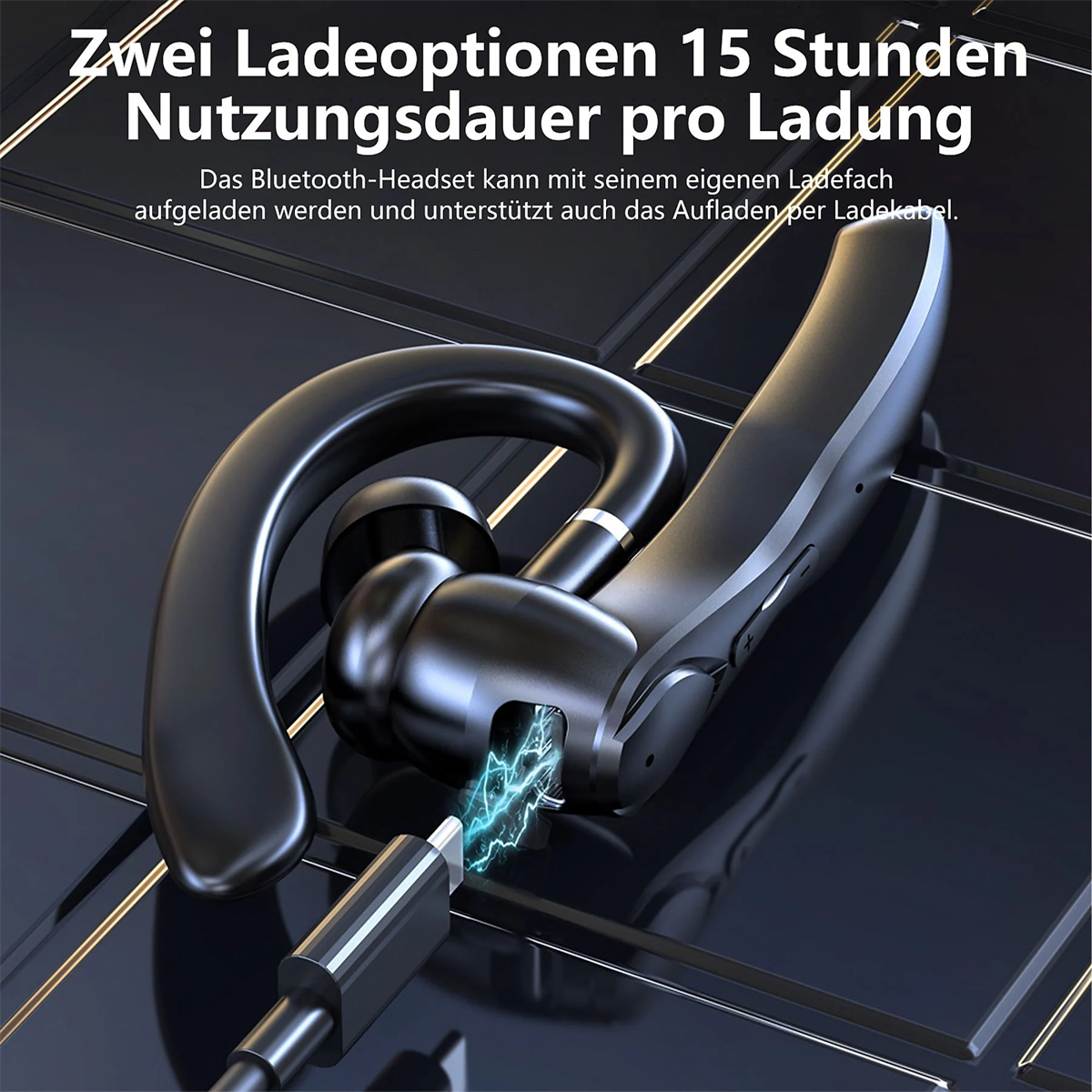 Schwarzes Bluetooth-Headset mit Ladekabel, Nahaufnahme auf schwarzem Hintergrund.