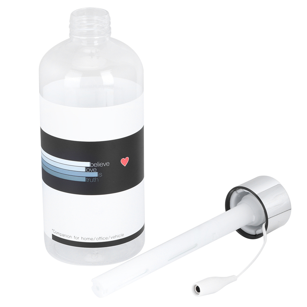 Eine Flasche und ein zerlegter Luftbefeuchter mit Text auf der Flasche.