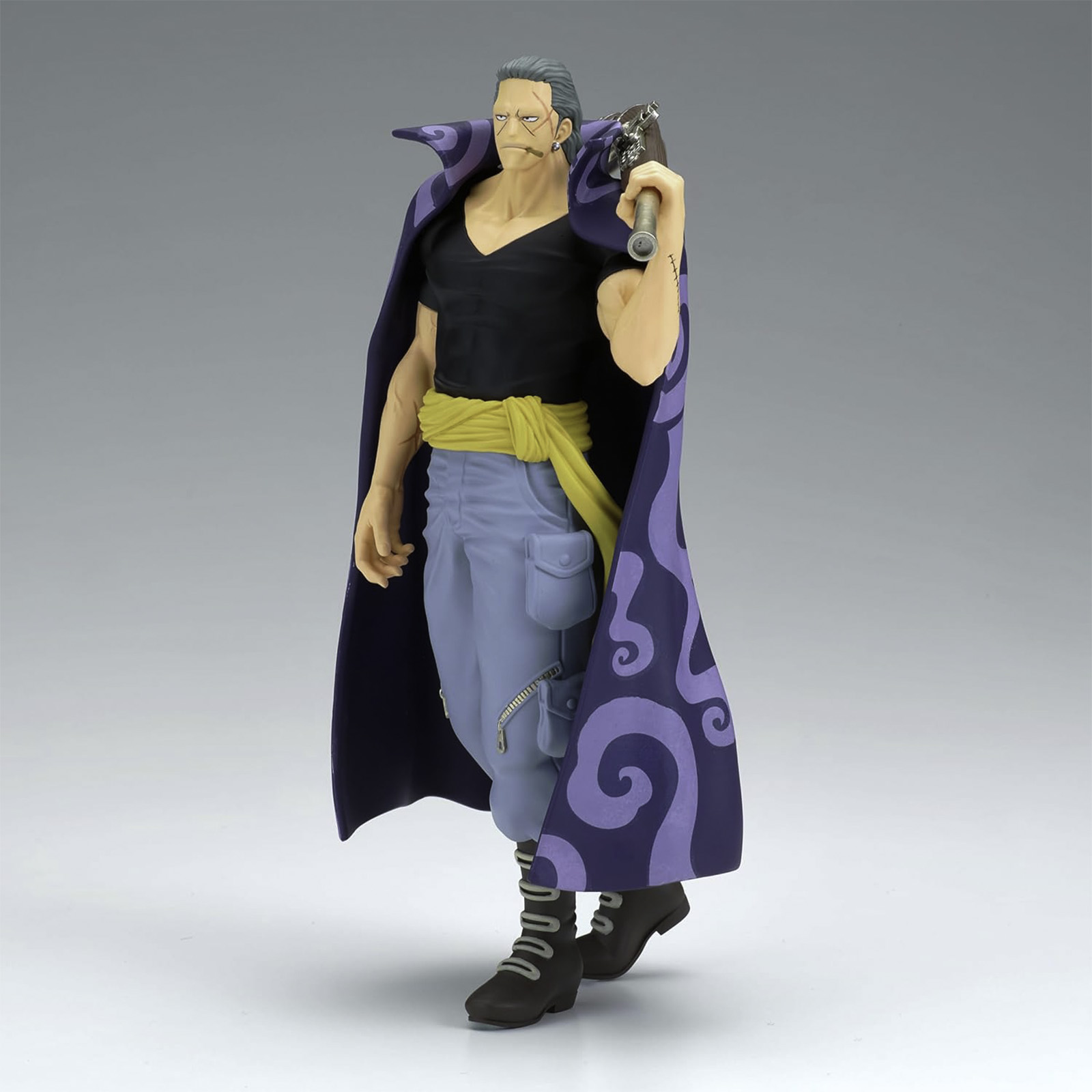 Figur eines Mannes in lila Mantel und blauer Hose, der eine Axt hält.