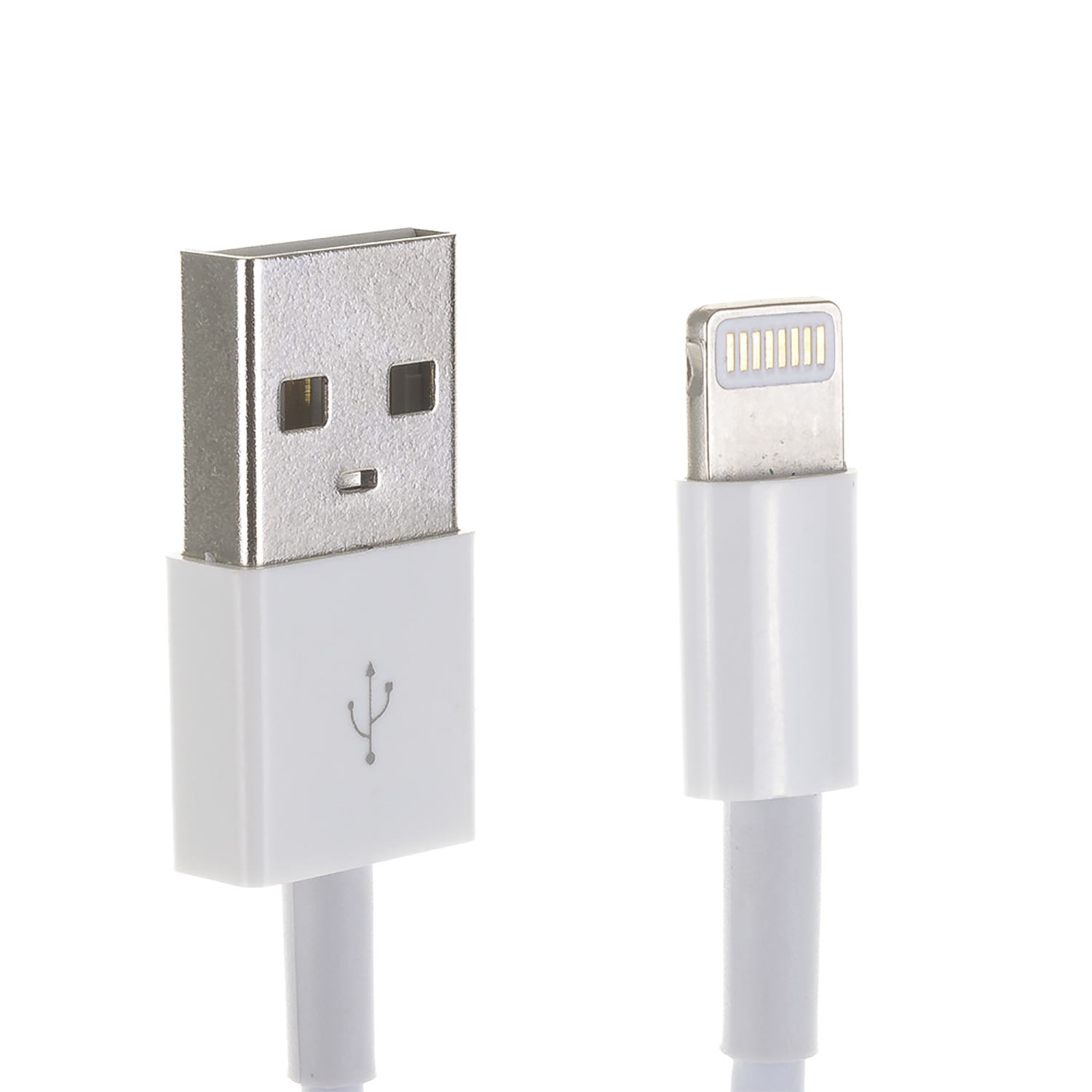 Un cable USB blanco con un conector USB y un conector Lightning. El fondo es blanco.
