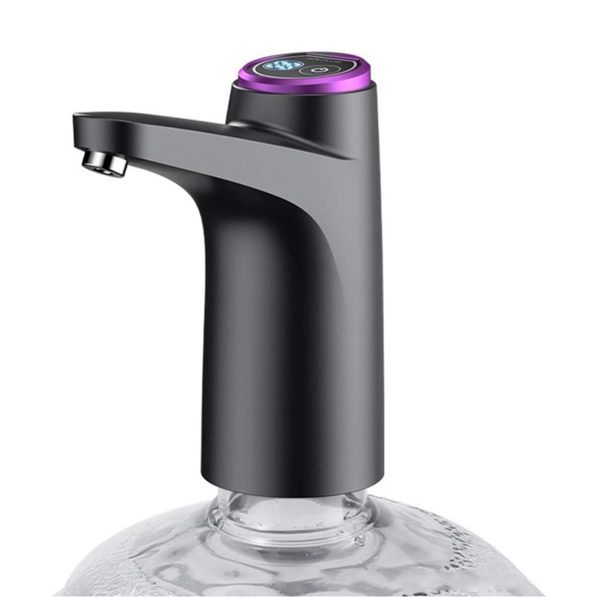 Schwarzer Wasserspender mit silbernem Auslauf und lila beleuchteter Oberseite auf einer Glaswasserflasche.