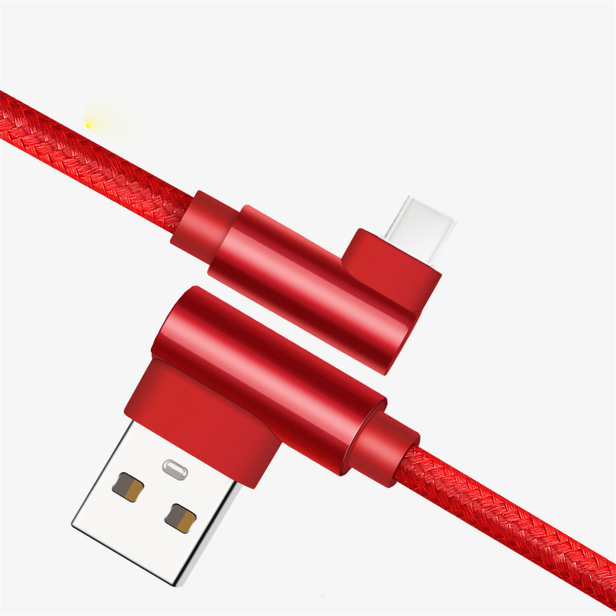 Ein rotes, abgewinkeltes USB-C-zu-USB-Kabel vor weißem Hintergrund. Es hat eine Zickzackform.