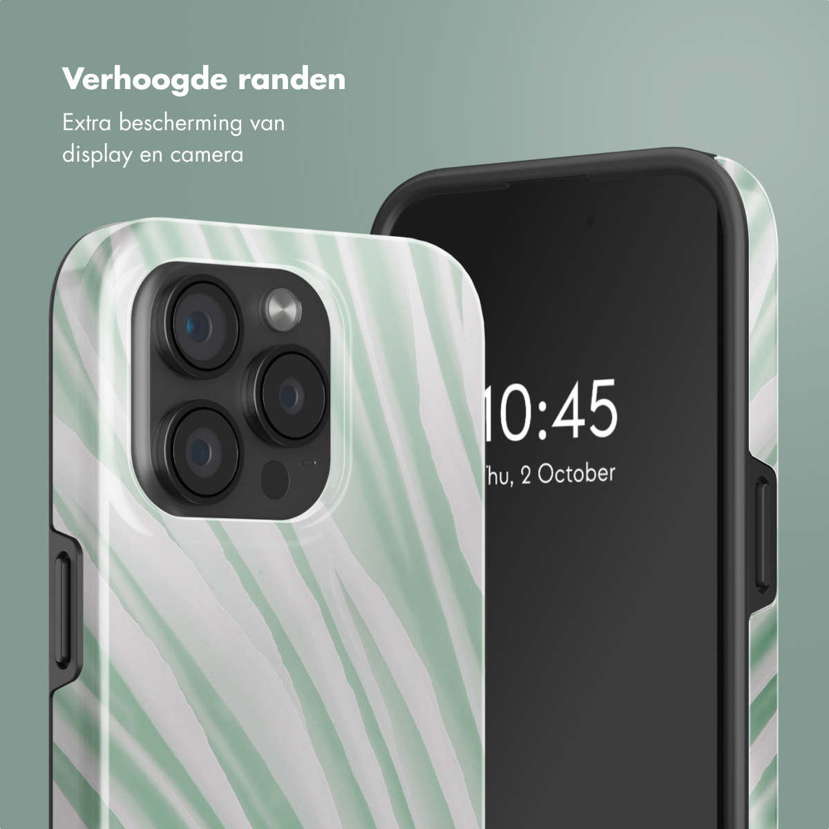 Gros plan d'un téléphone dans un étui à motifs marbrés. L'écran affiche l'heure. L'étui a des bords surélevés.