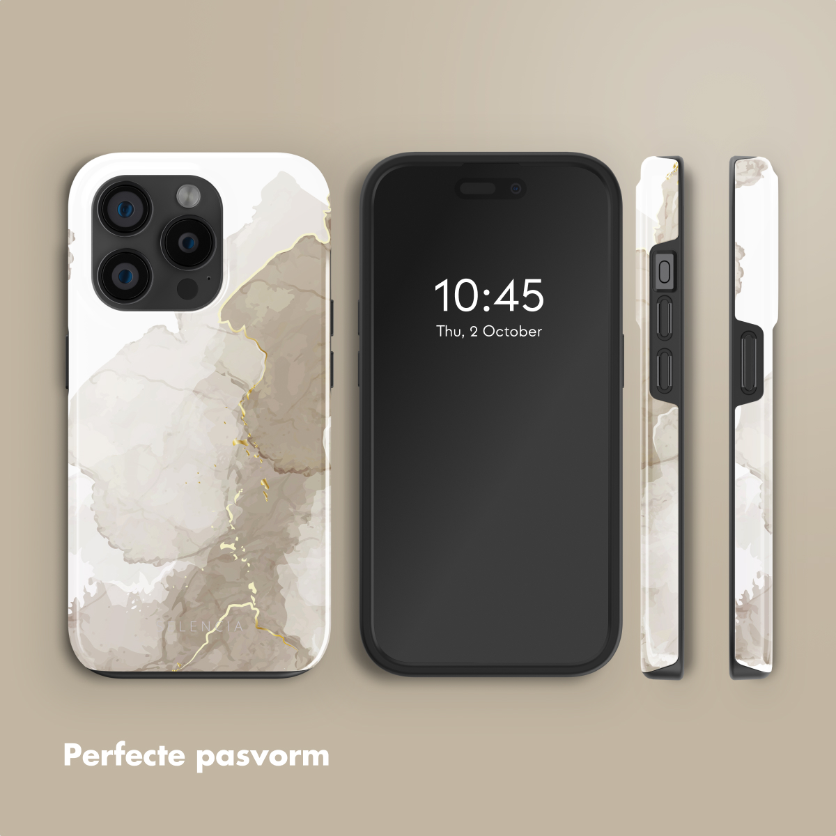 Trois téléphones, dont un avec une coque, affichant l'heure. Ils sont sur une table.