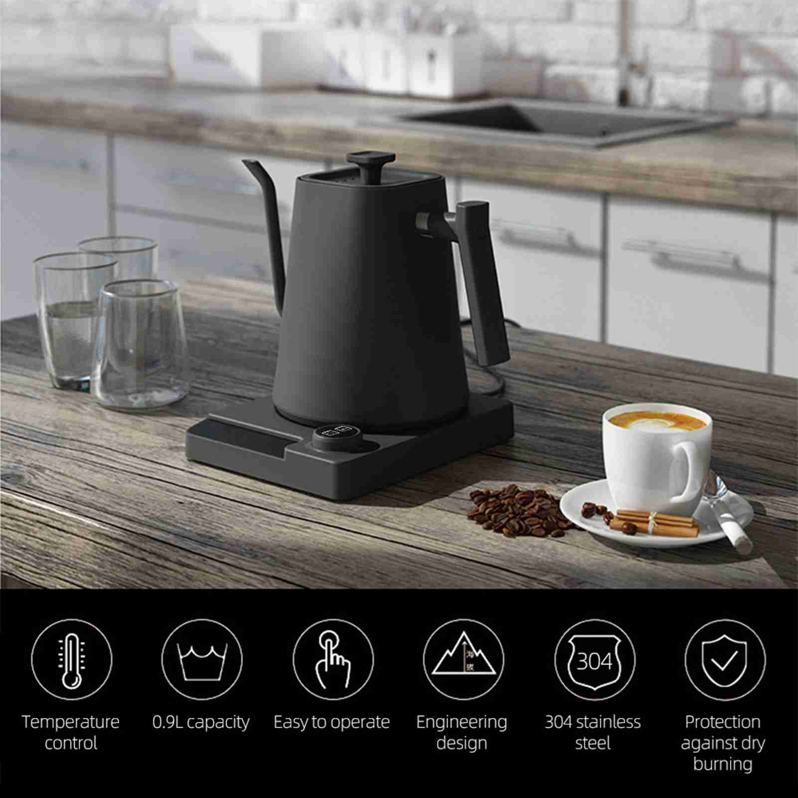 Ein schwarzer Wasserkocher auf einem Holztisch mit Kaffeebohnen, einer Tasse Kaffee und Wassergläsern. Symbole sind unten.