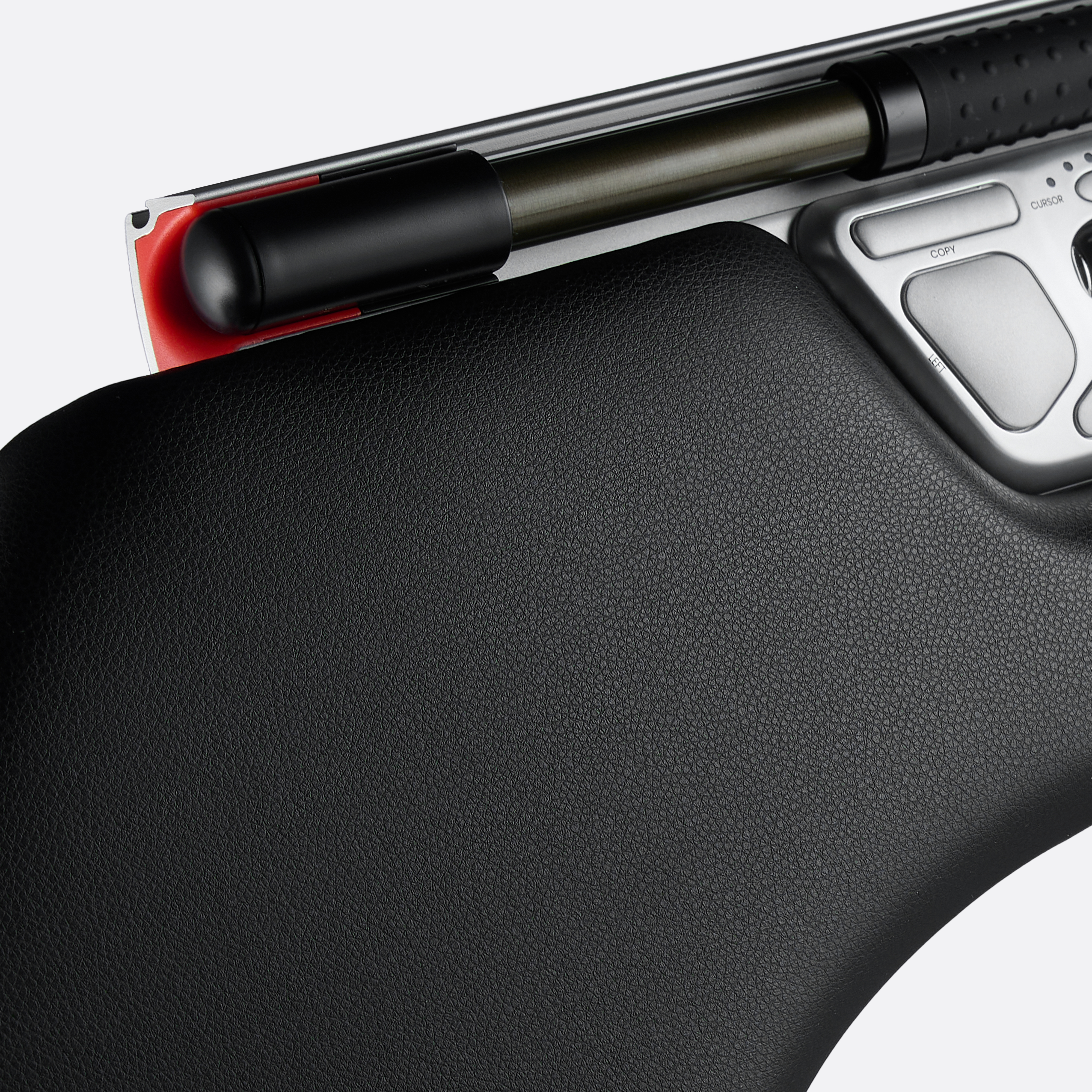 Zbliżenie na ergonomiczny zestaw klawiatura-mysz.