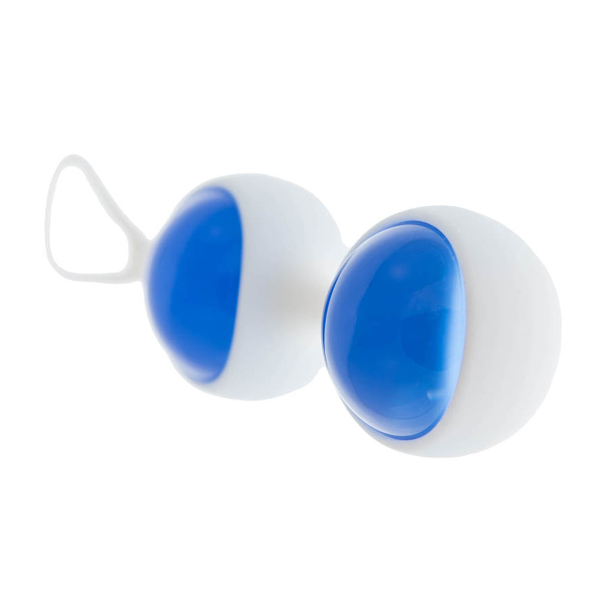Zwei weiße und blaue Kegel-Kugeln mit einer Schlaufe. Die Kegel-Kugeln befinden sich auf weißem Hintergrund.