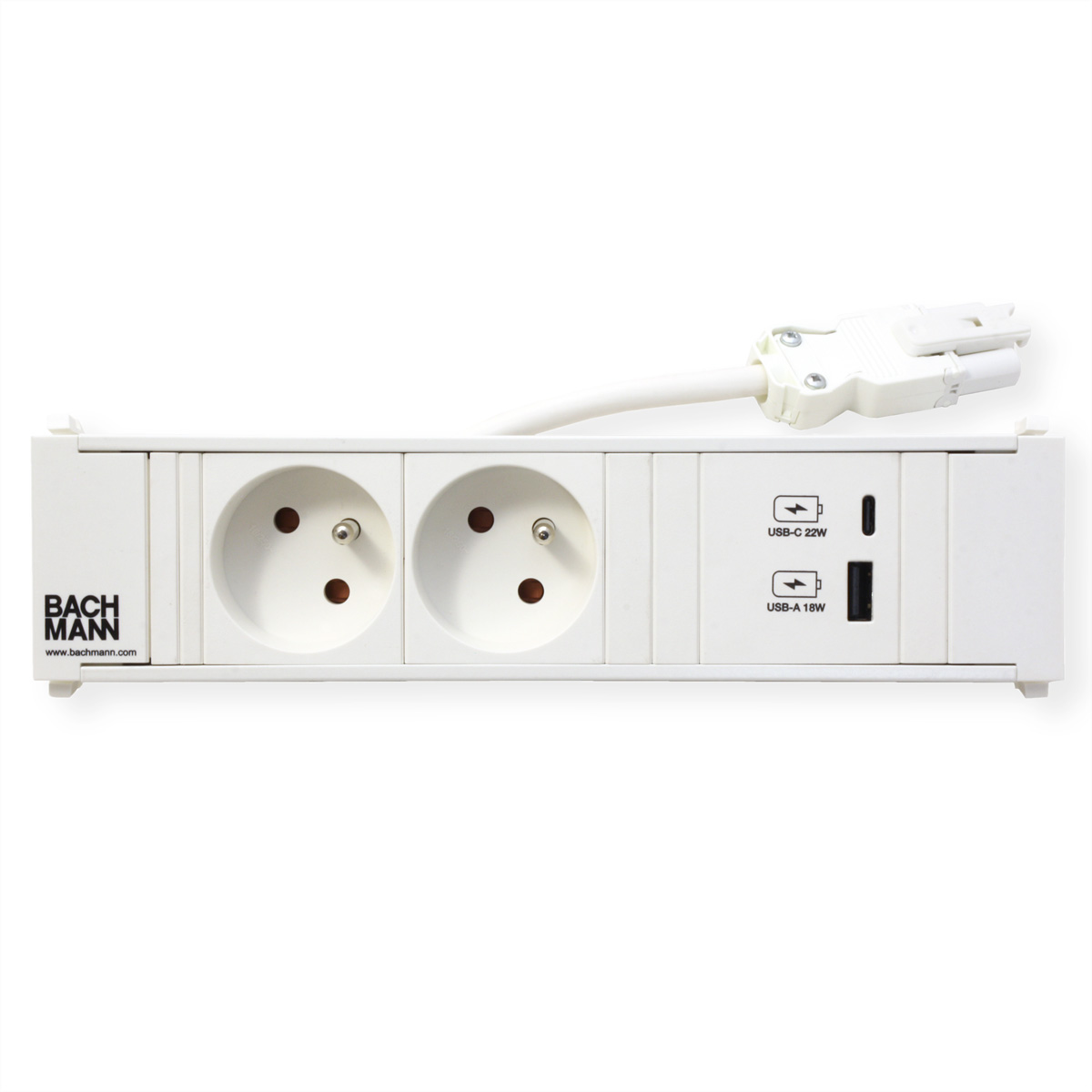 Presa multipla bianca con due prese e porte USB, con cavo bianco, isolata su bianco.